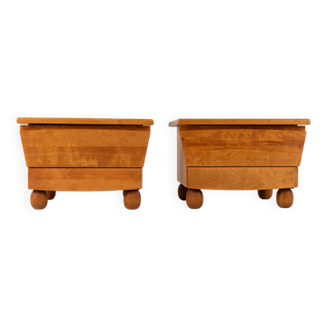 Paire de tables de chevet en bois avec pieds rondes