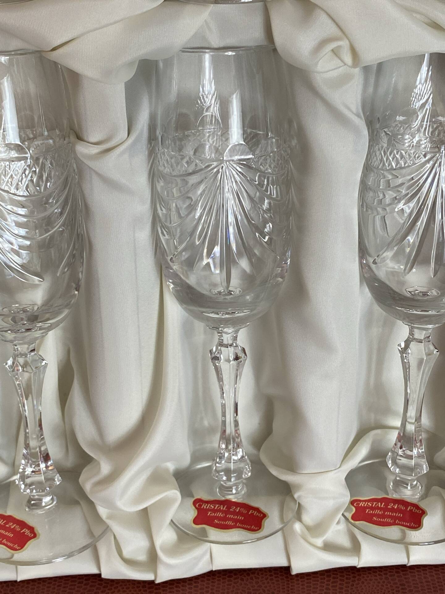 Champagne flutes, cut crystal from Lorraine, with original box.