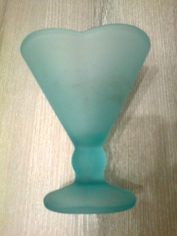 set of 3 ice cream / dessert cups, on foot, frosted blue-green glass