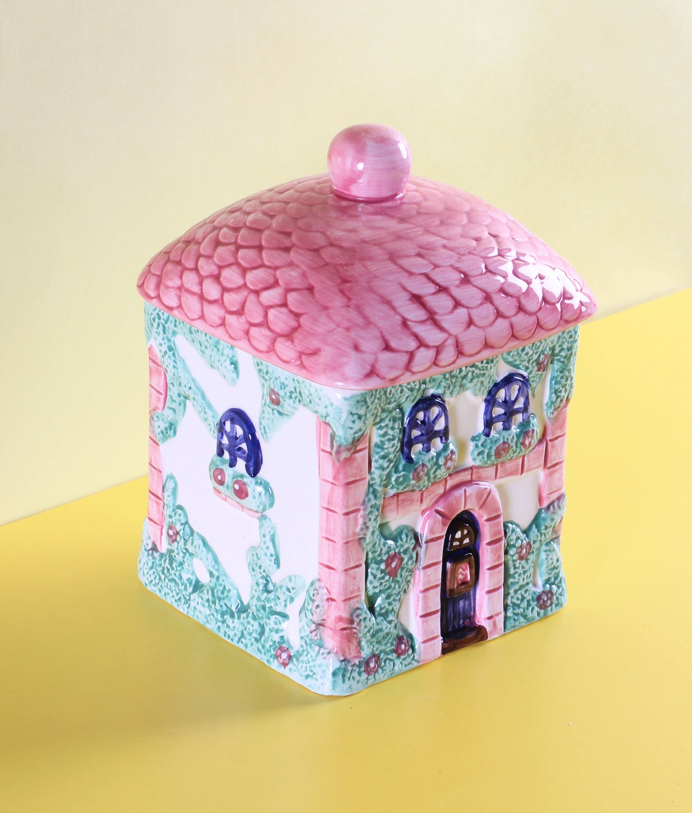 Boîte en céramique en forme de maison