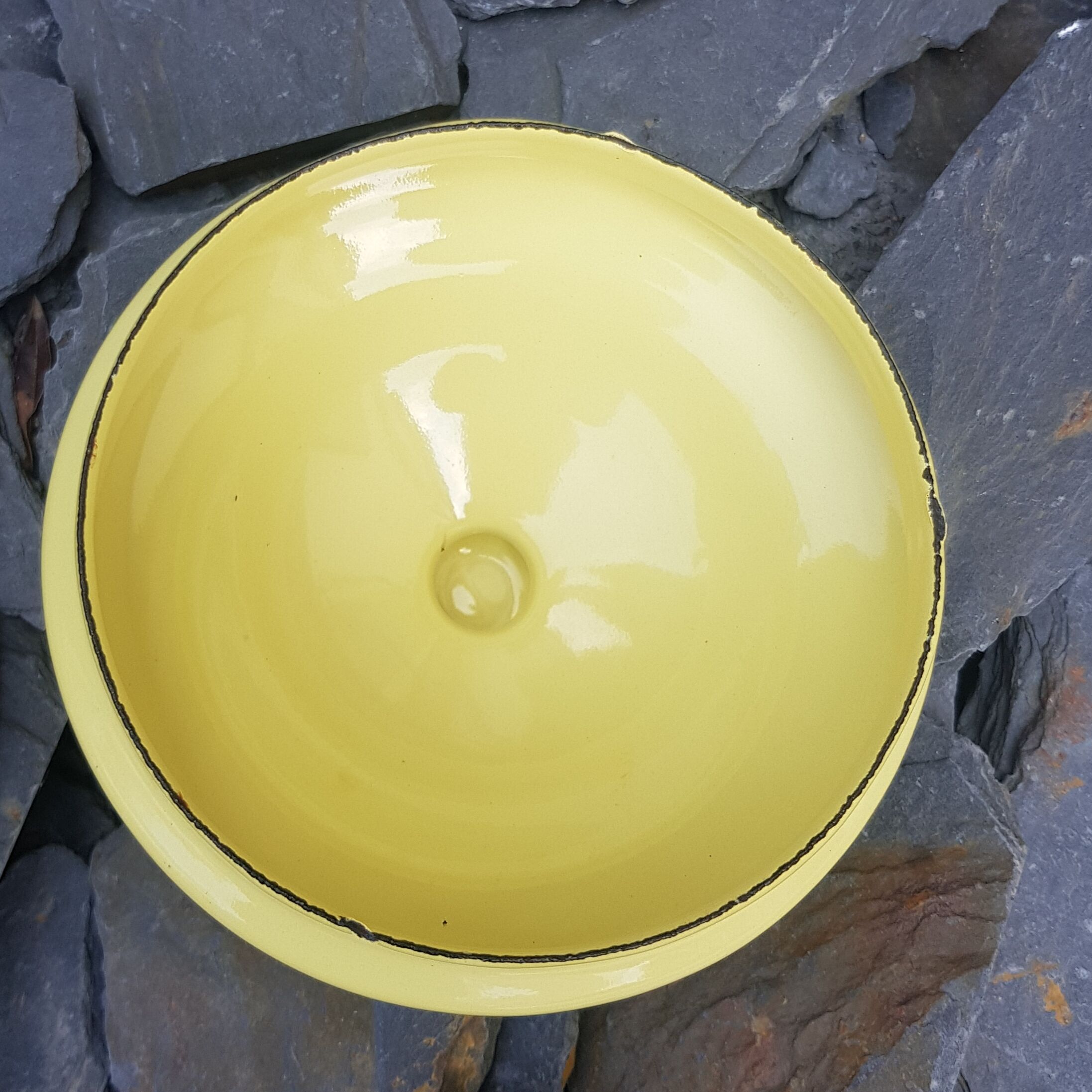 Cafetière en tôle émaillée jaune