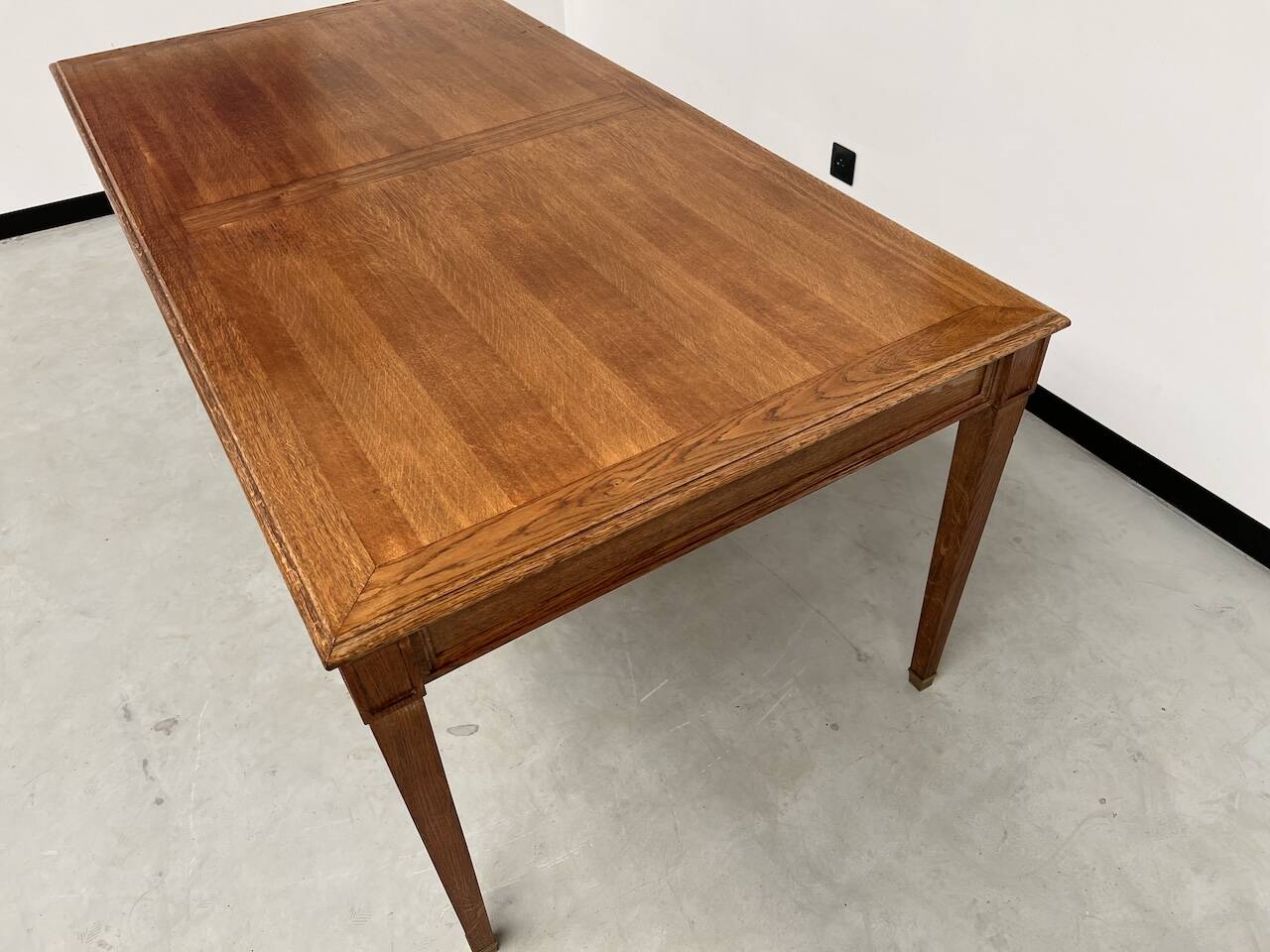 Small old oak farm table with 6 legs