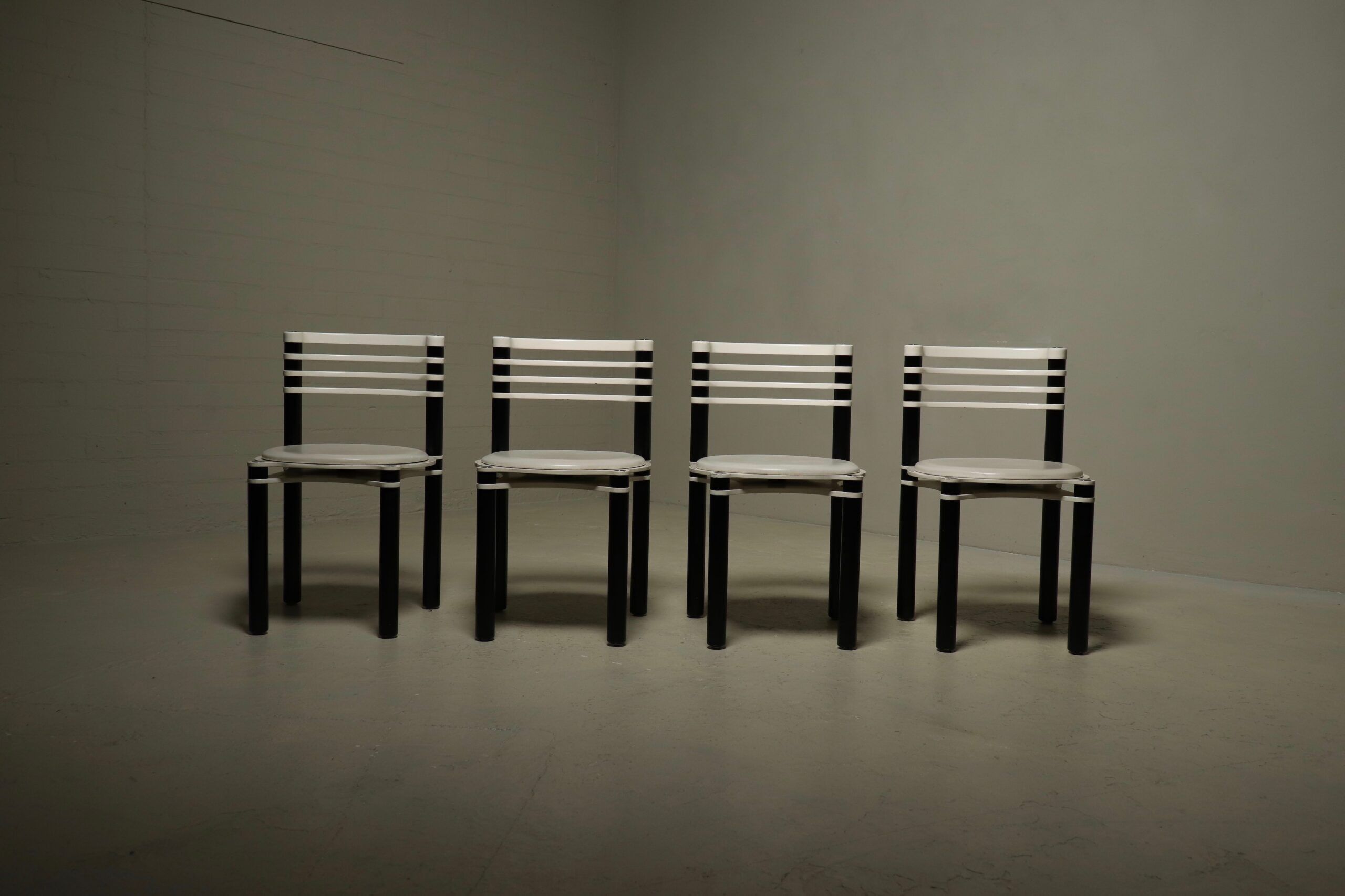 Set of 4 dining chairs model 6800 by Kurt Thut for Dietiker, 1980s