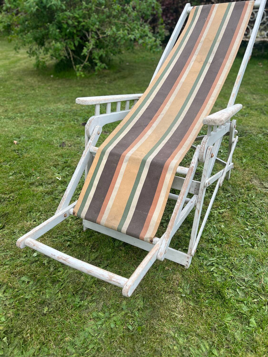 Old lounge chair