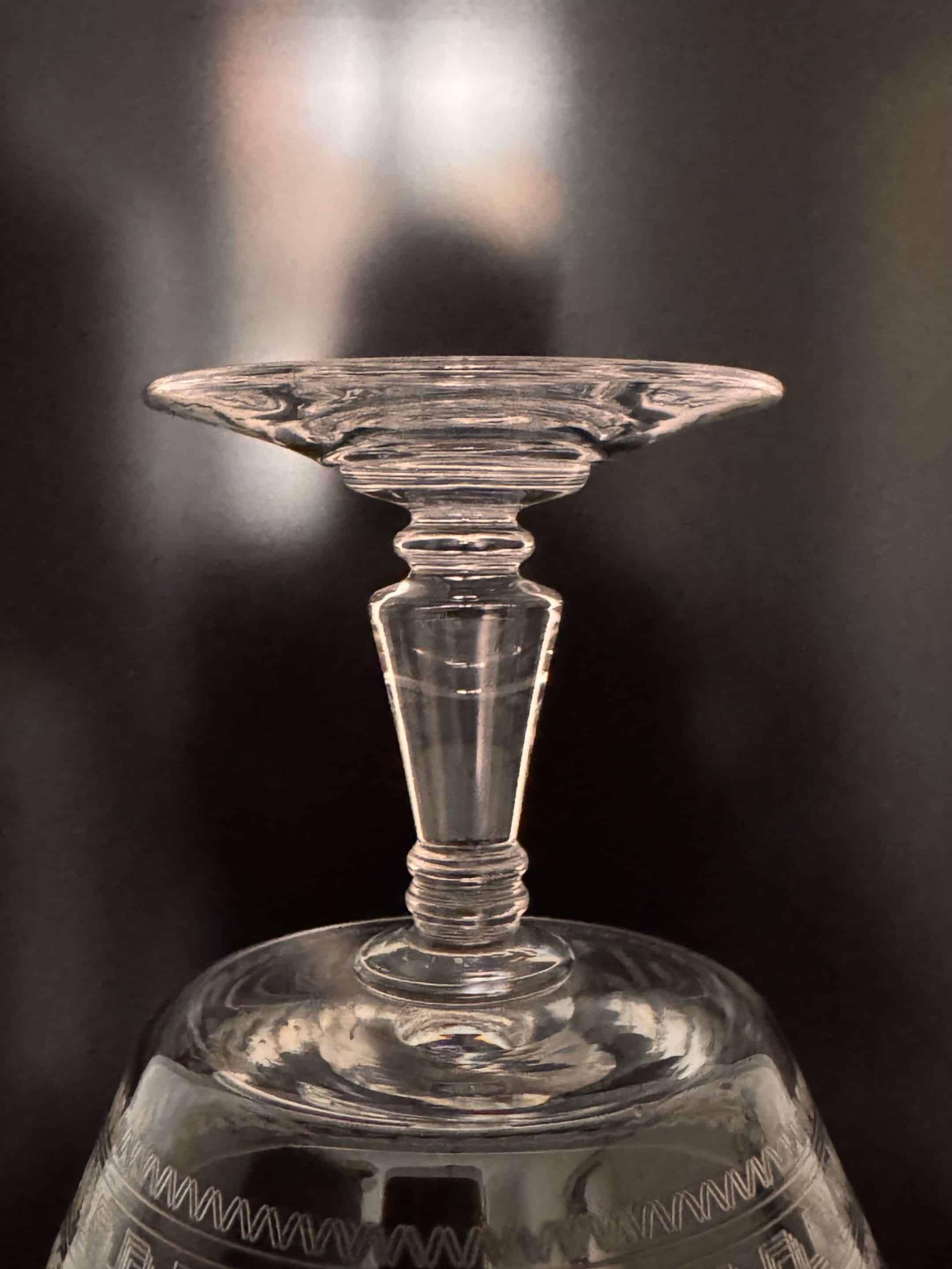 Baccarat, set of 10 engraved crystal champagne glasses from 1900.