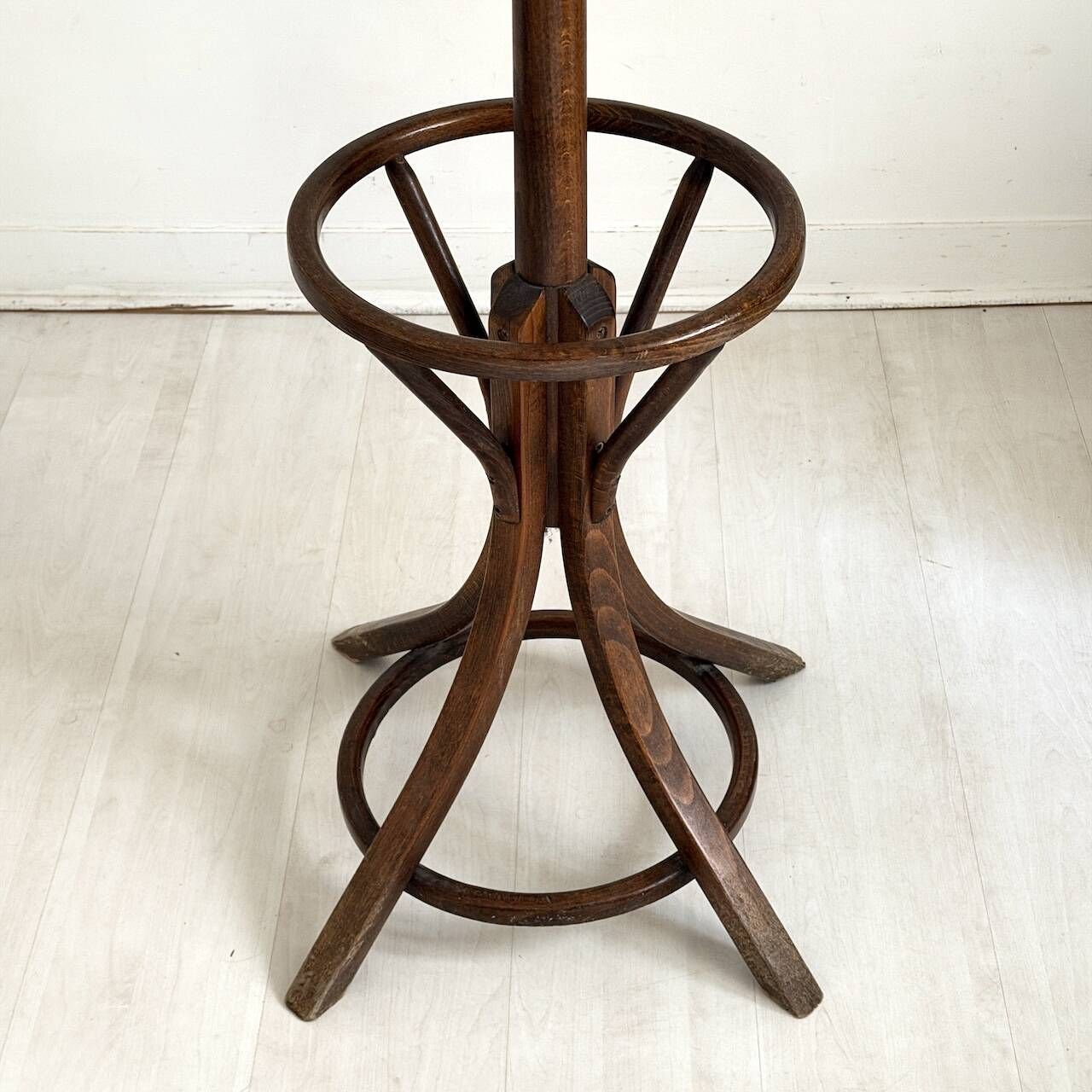 Vintage style Baumann parrot coat rack