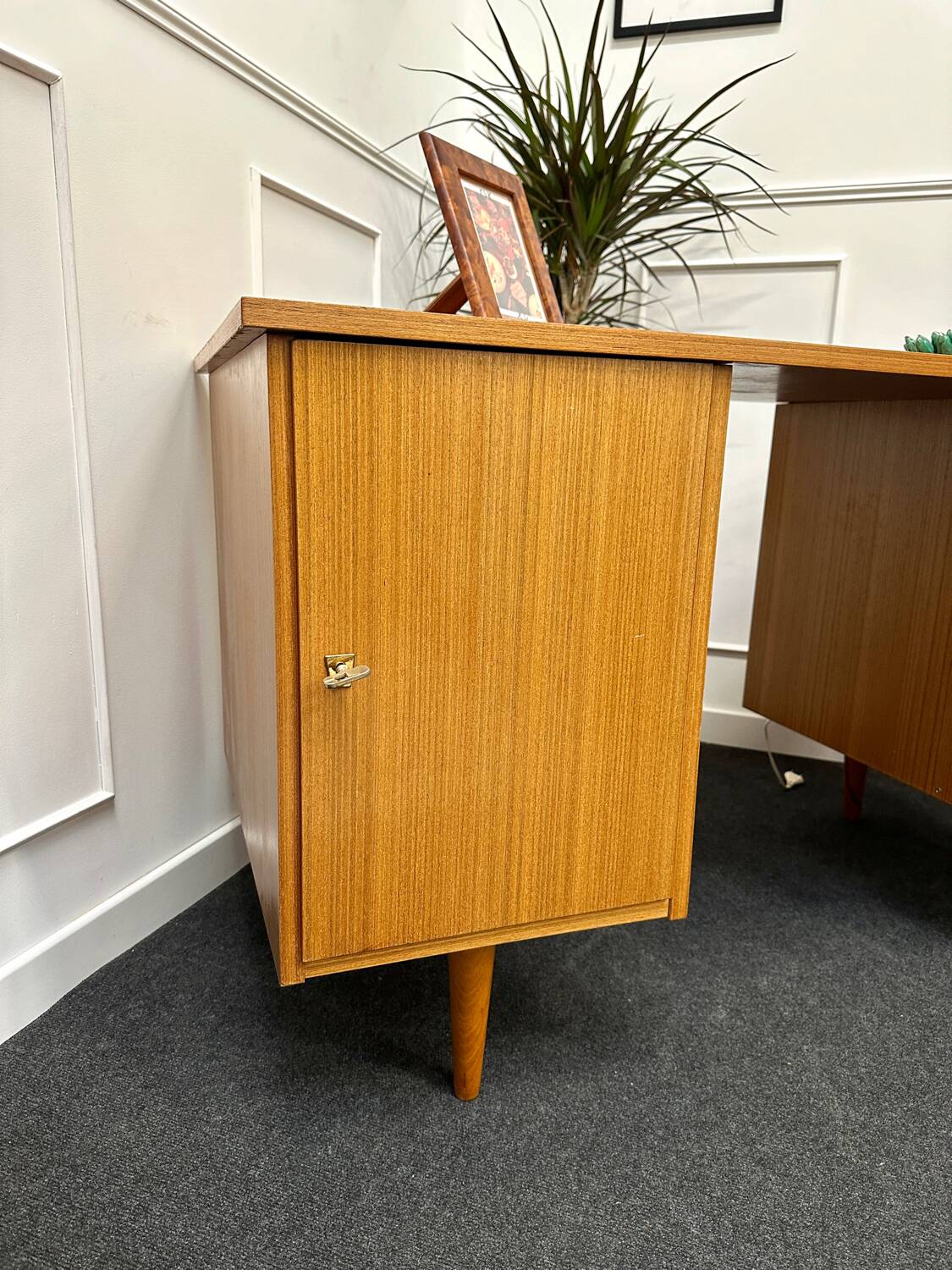 Vintage desk with spindle legs