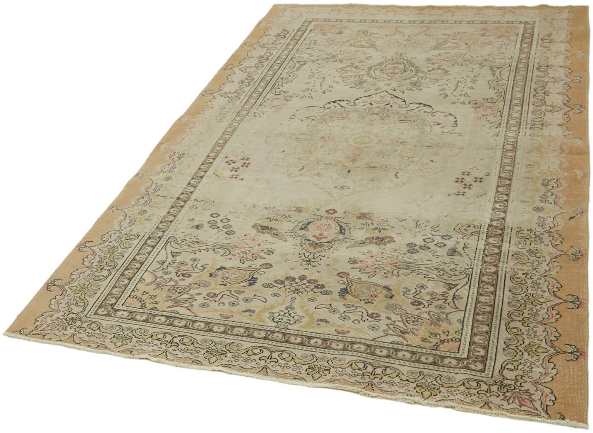 Turkish Vintage Anatolian Rug 137 cm x 208 cm