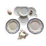 2 cake plates 'iron earth'