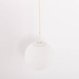 Grande suspension Raak Amsterdam Globe en verre opalin