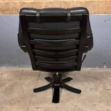 Fauteuil pivotant Skalma avec repose-pieds design danois