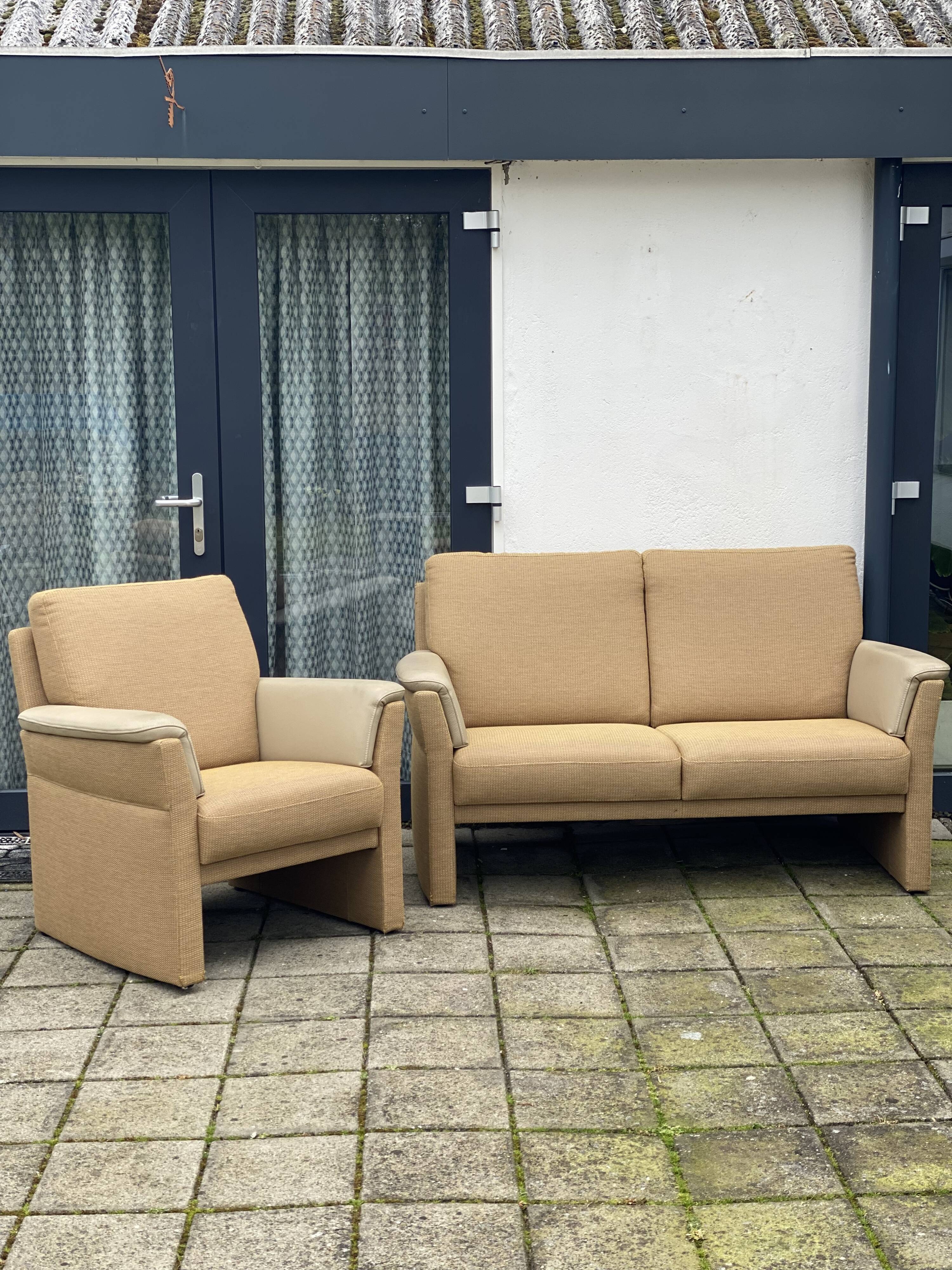 Vintage overveen 2 seater and lounge chair