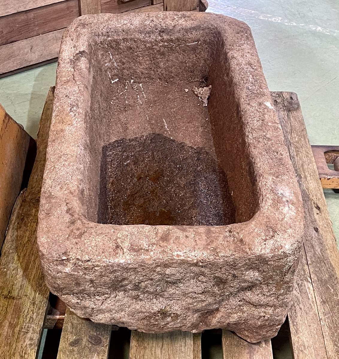 Breton granite trough XIXth -88x49cm