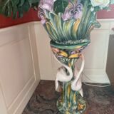 Pot cover on stand