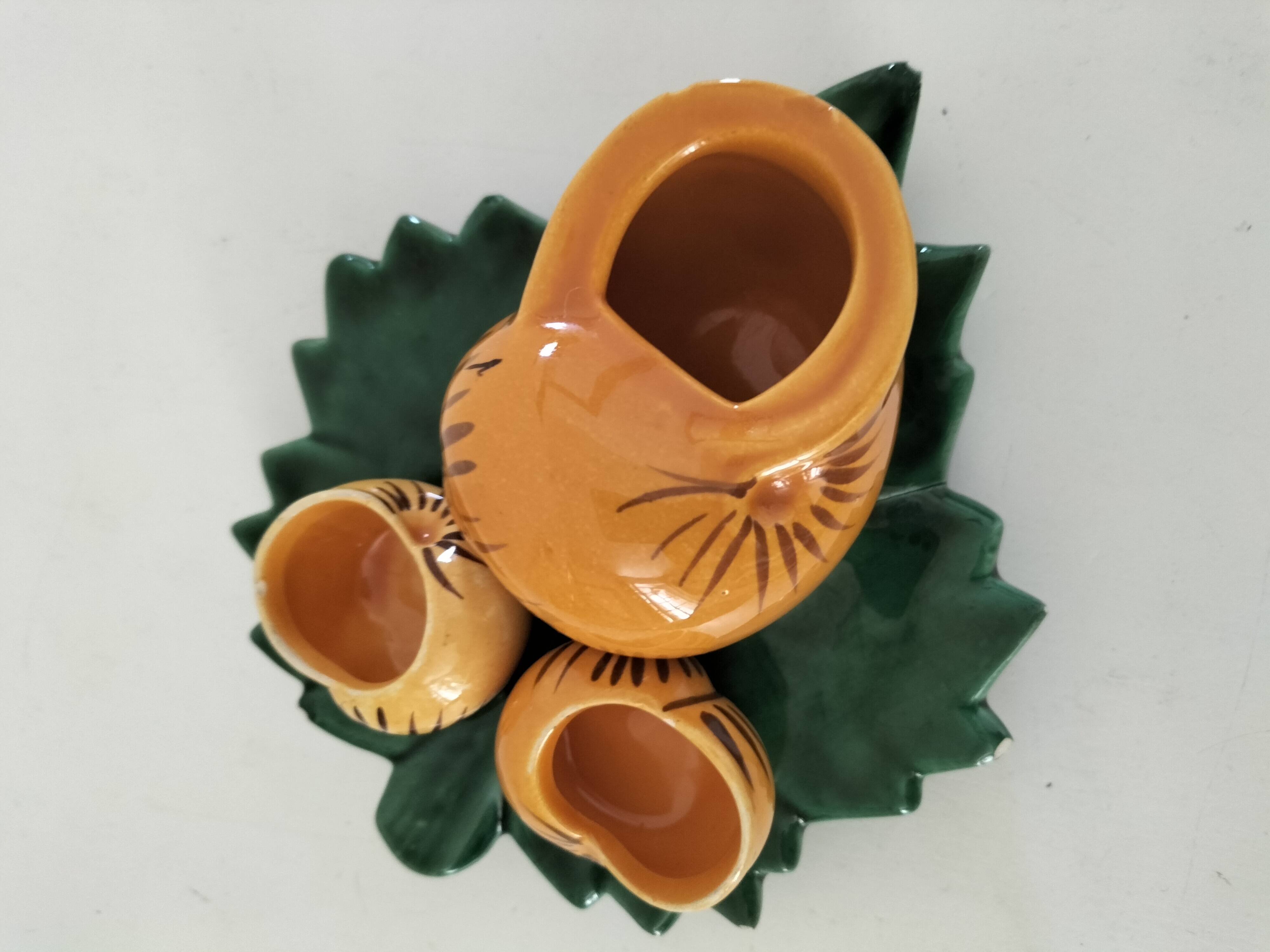 Pair of snail-shaped bowls and their leaf-shaped saucers – 1950s-1960s