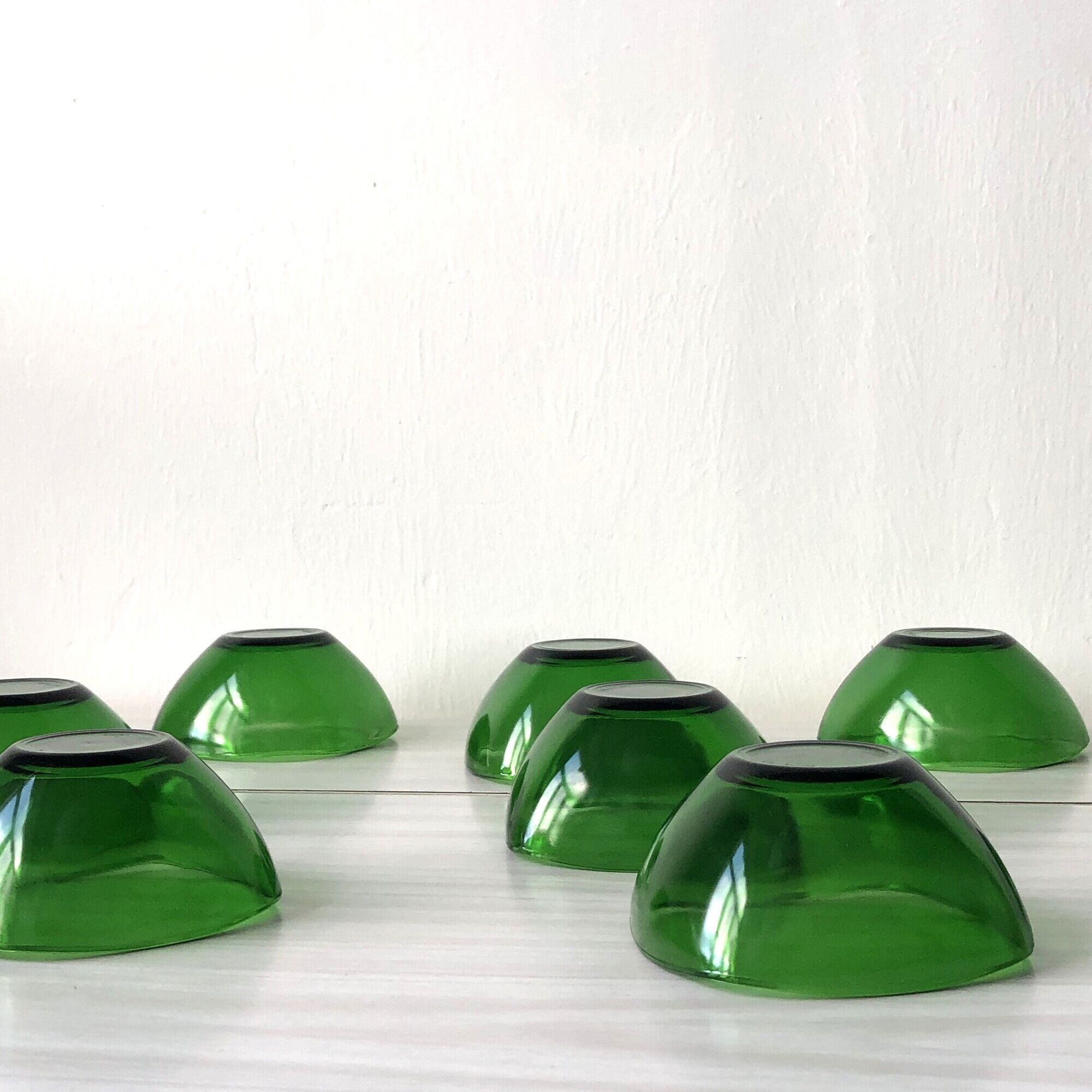 8 ramekins, translucent green tempered glass cups, vereco france shape