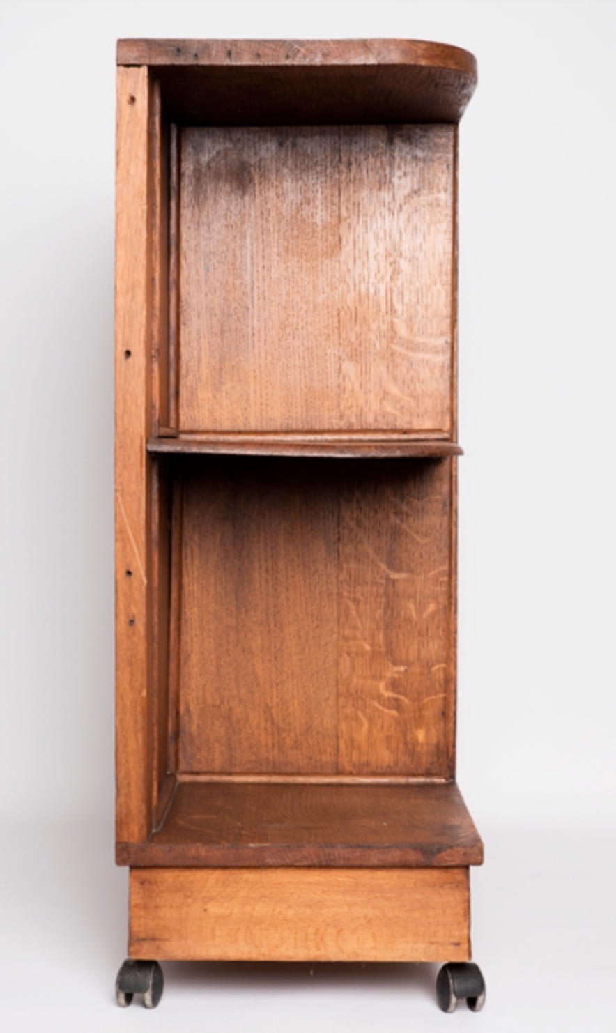 On roulette wooden furniture