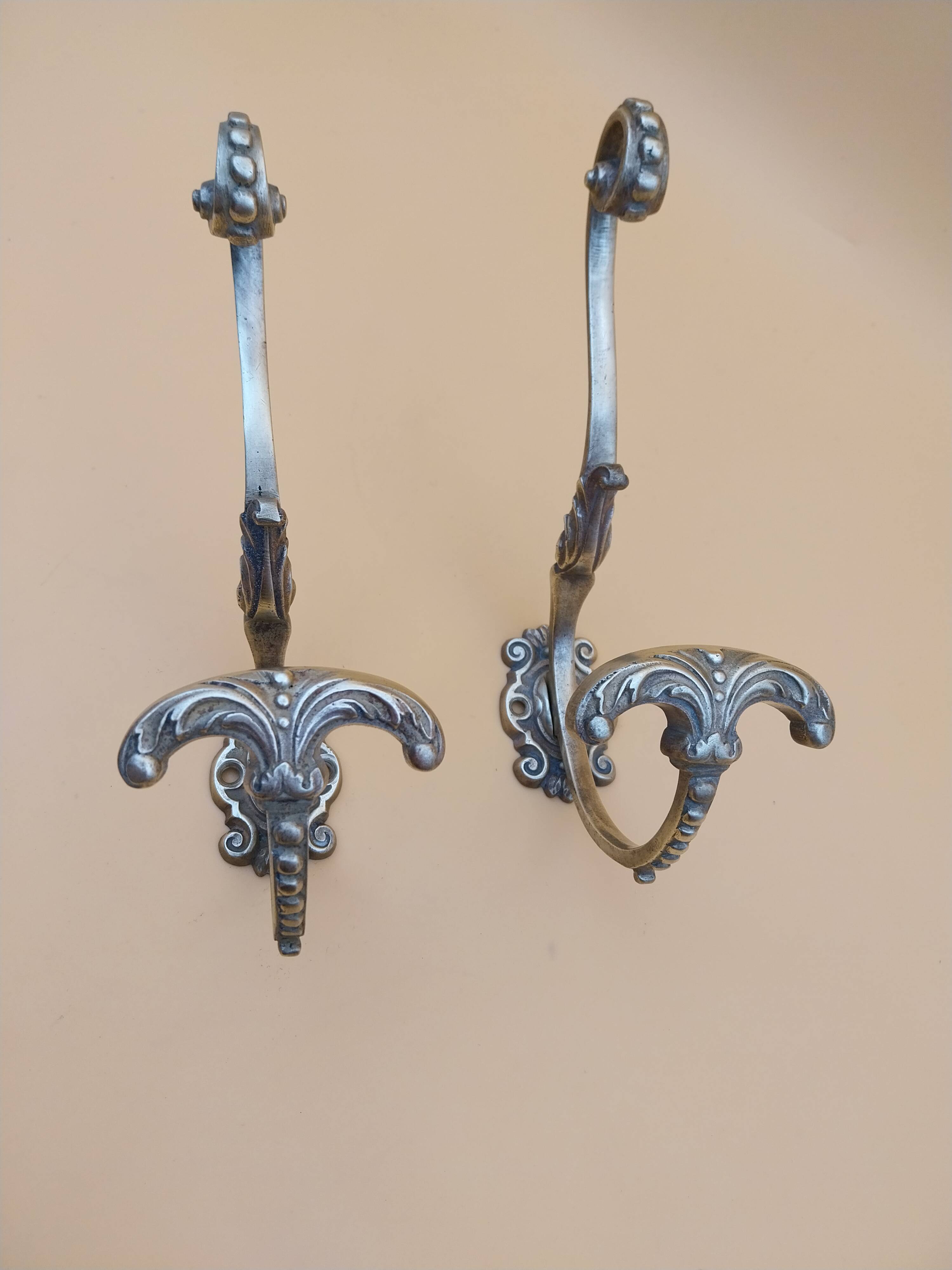 2 patères en bronze massif