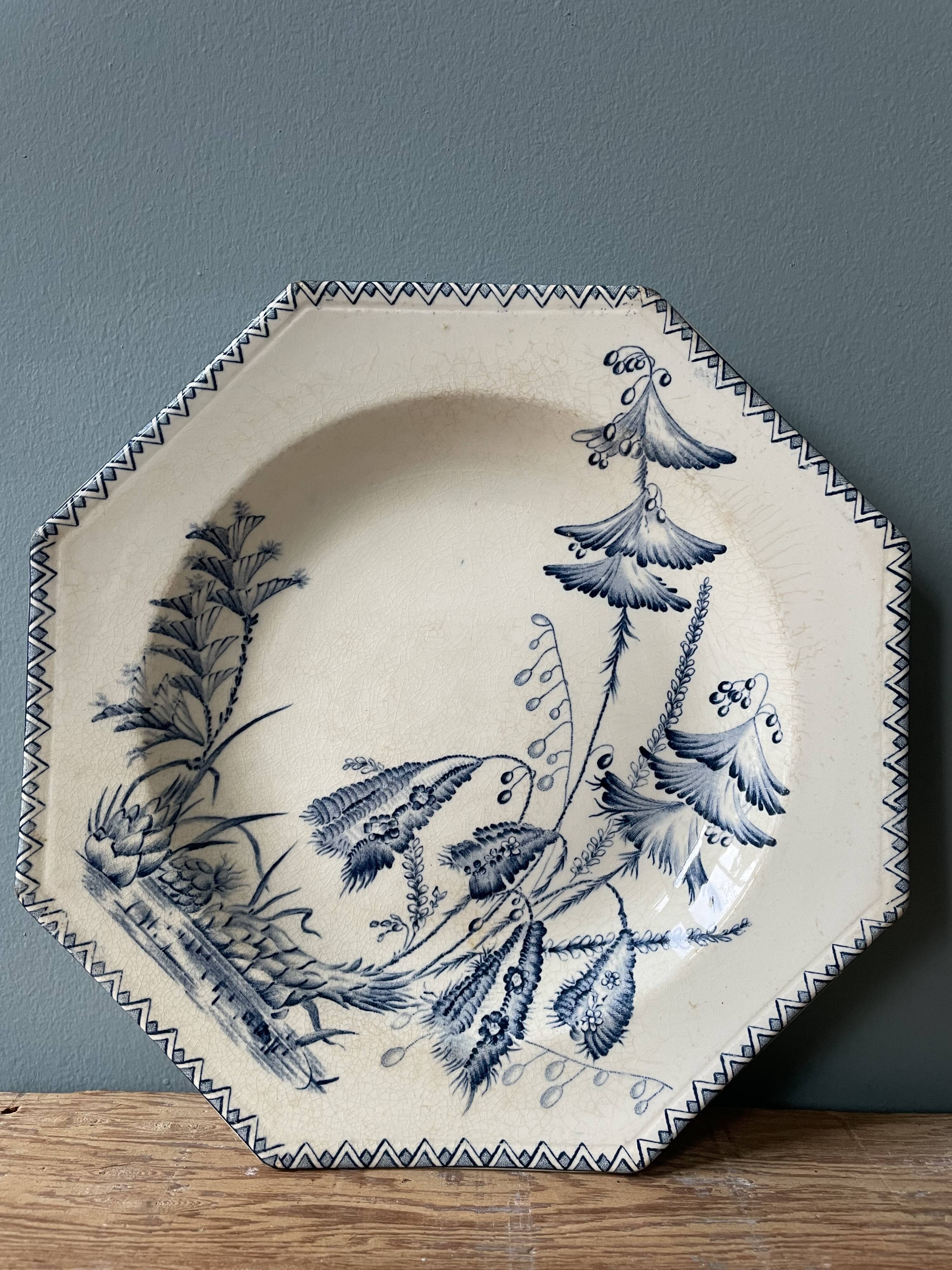 Octagonal plate in Clairefontaine earthenware, Indiana model