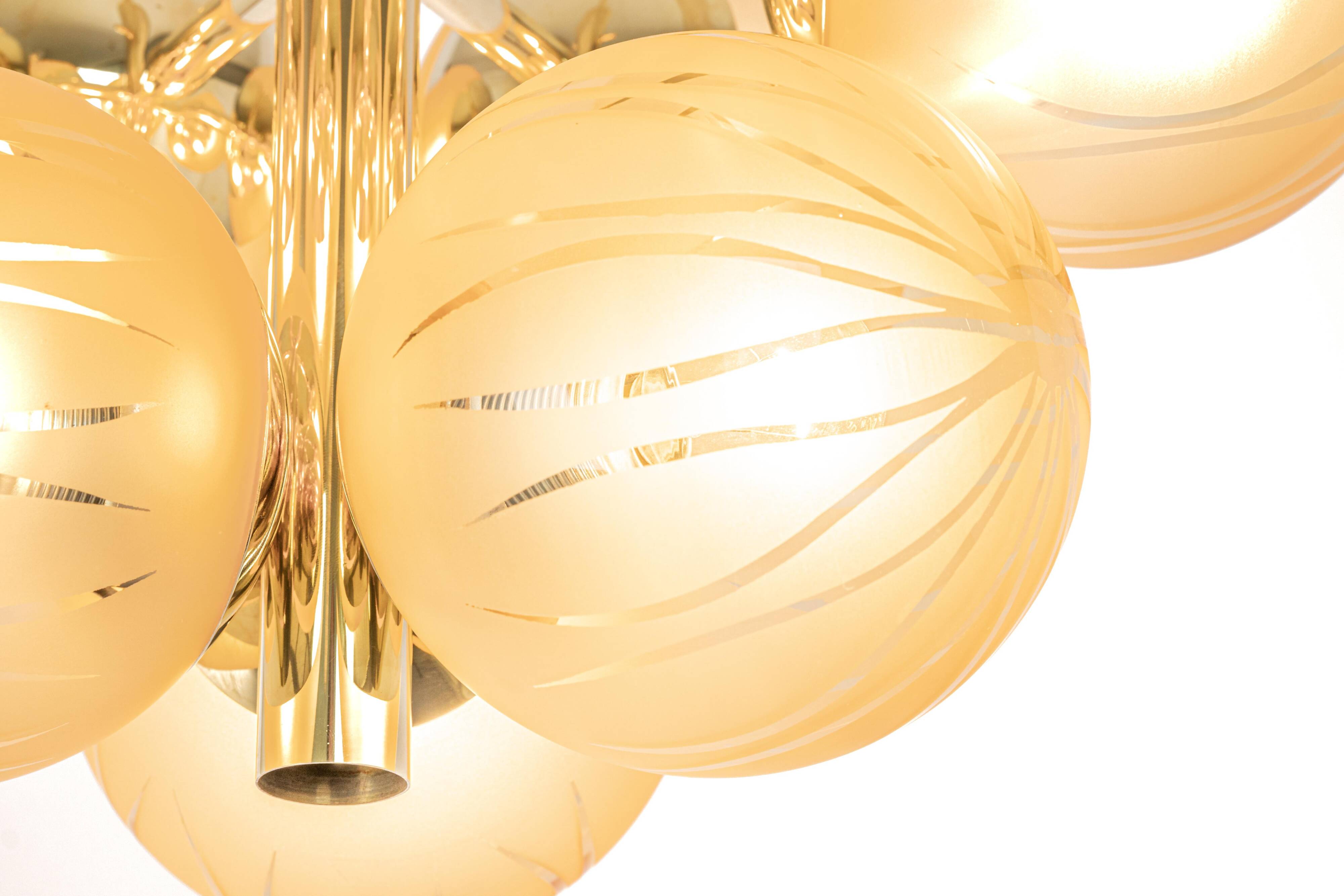 Lustre Sputnik Kaiser en opaline et laiton, Allemagne, années 1970
