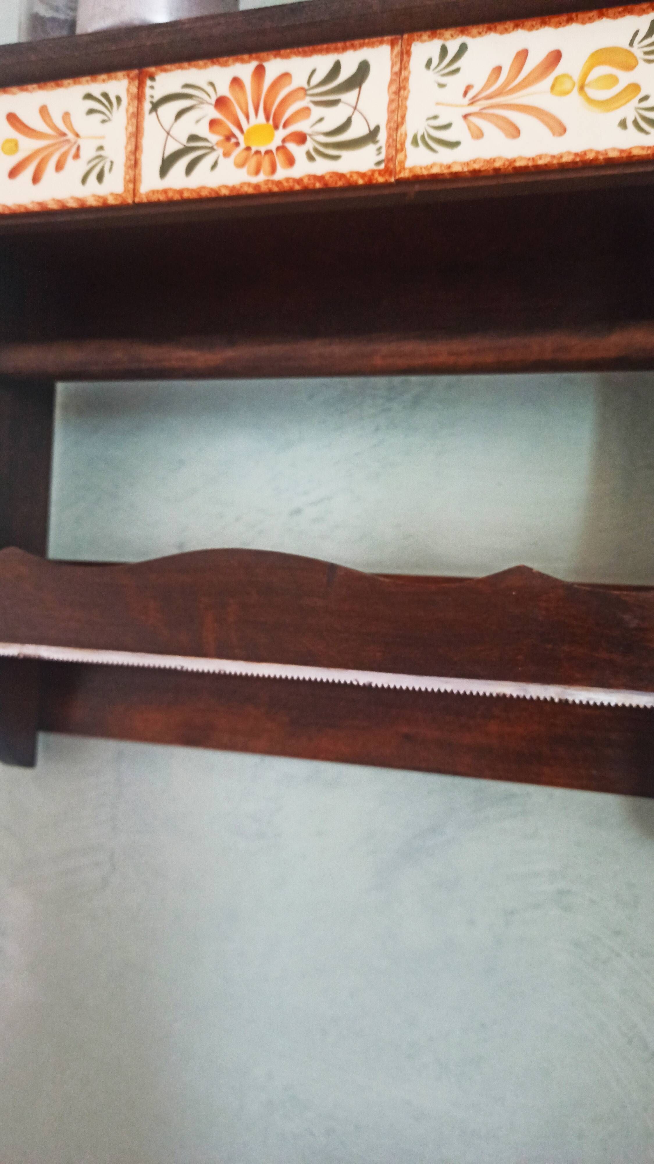 Wall-mounted kitchen roll holder / wall-mounted kitchen shelf