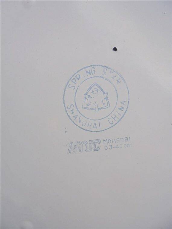 Enamelled sheet metal tray