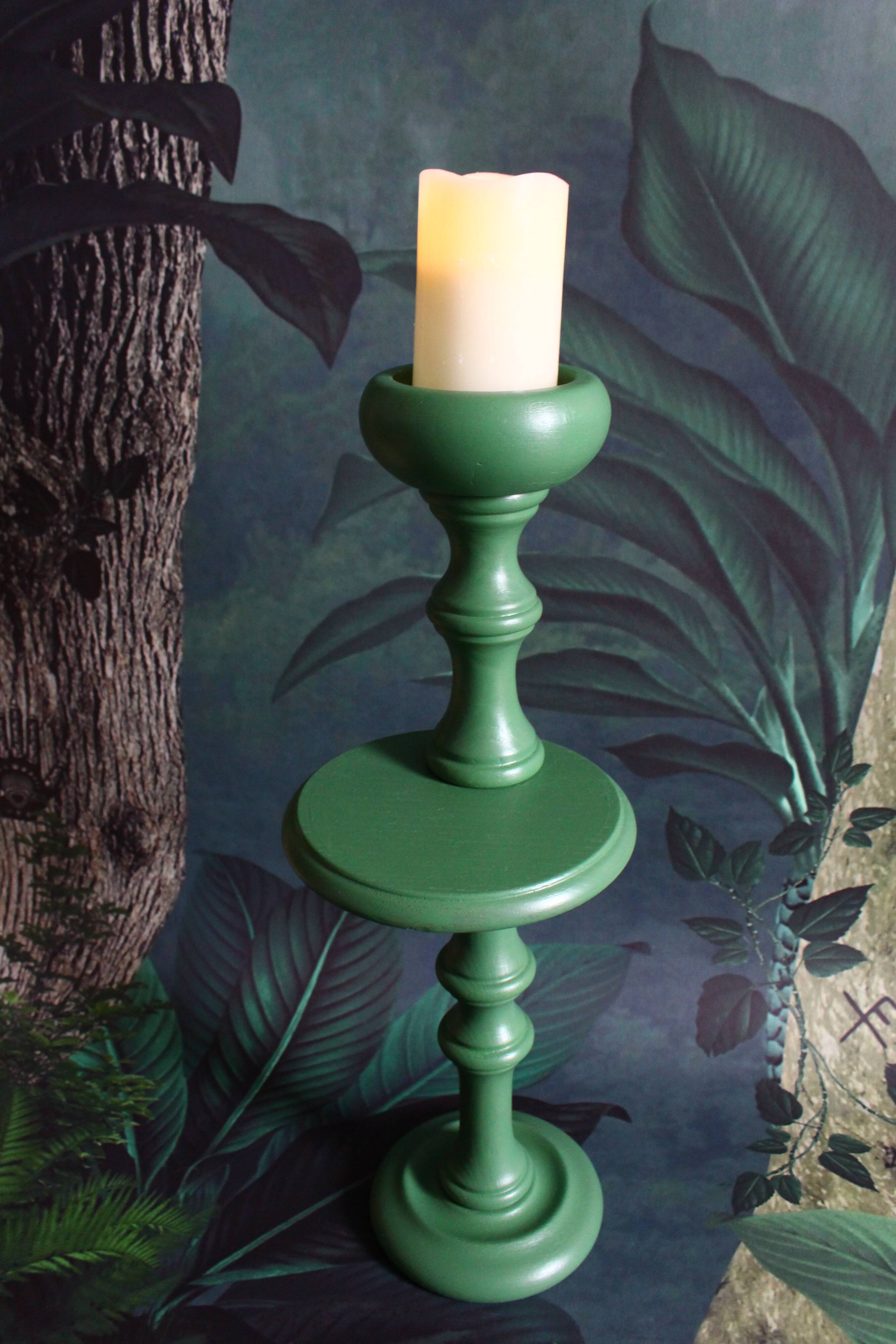 Column candle holder