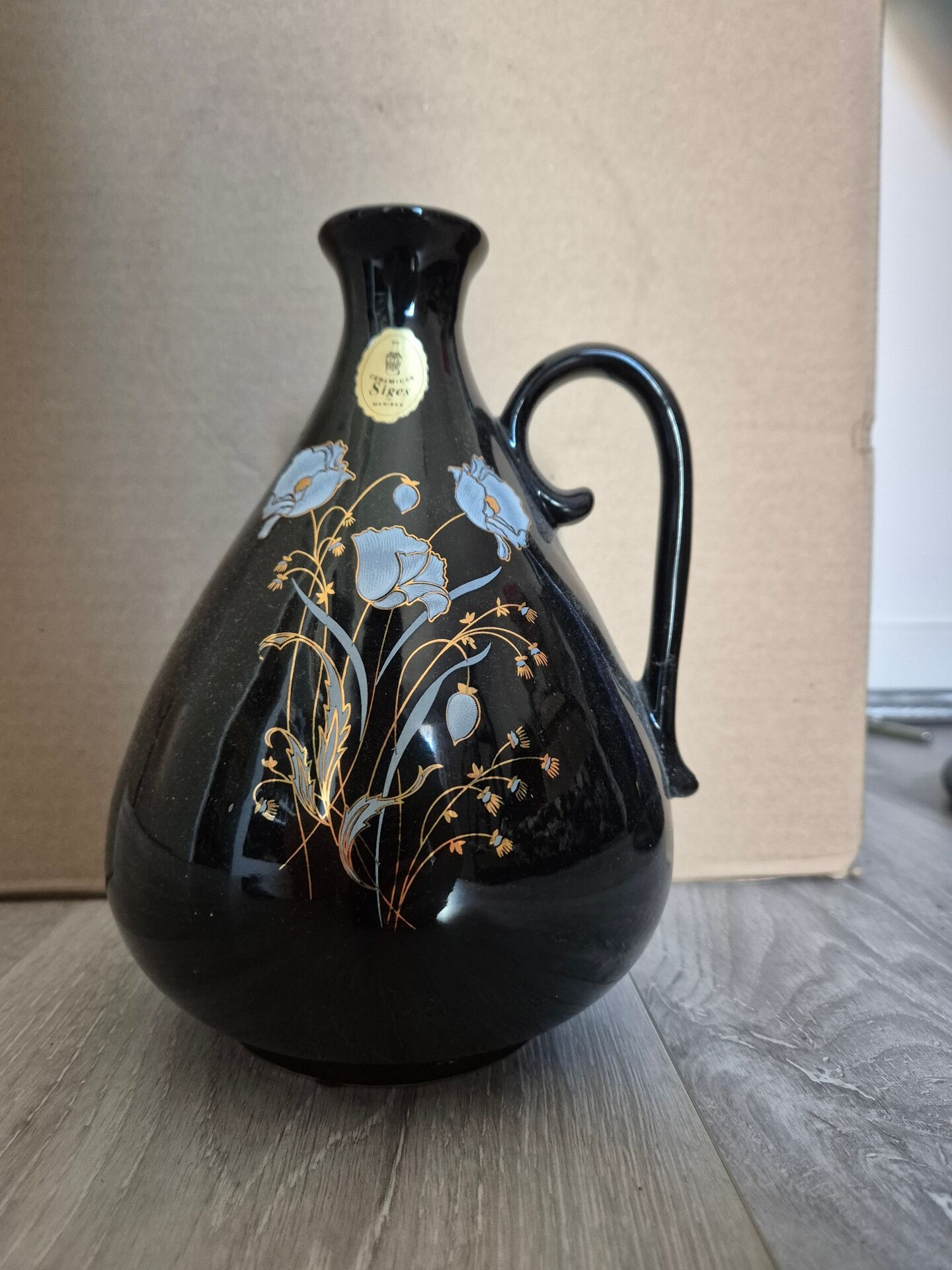 Ceramic vase