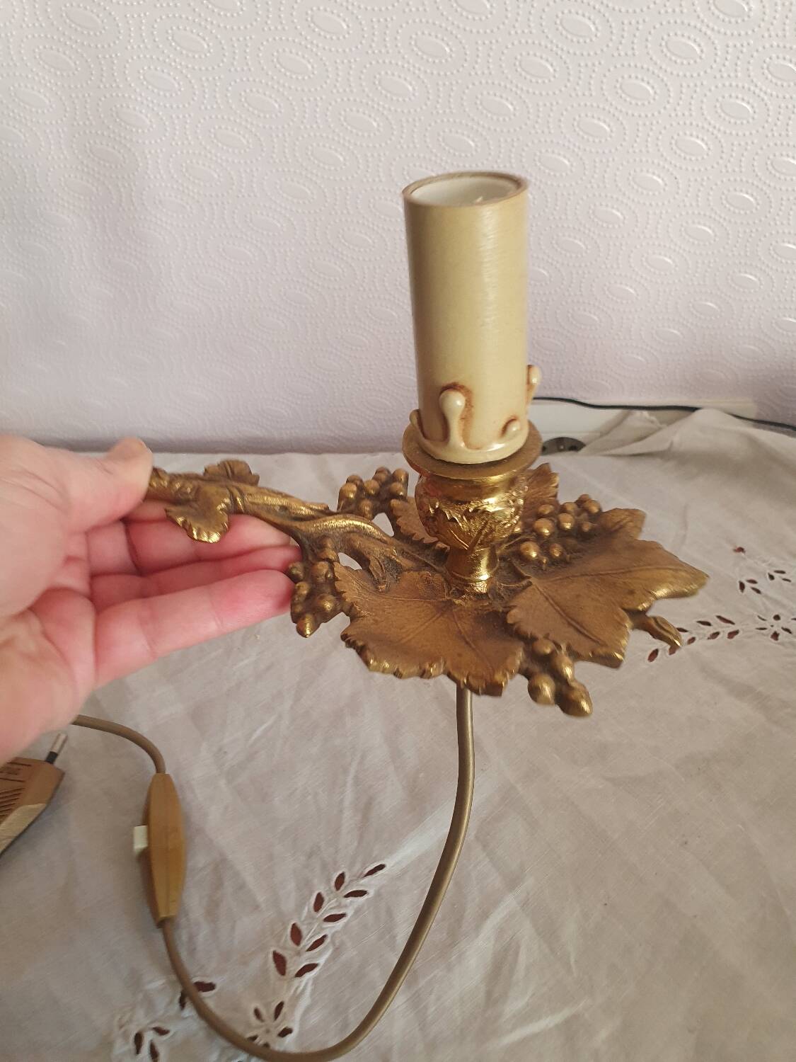 Small hand-held candle holder lamp in vintage gold metal