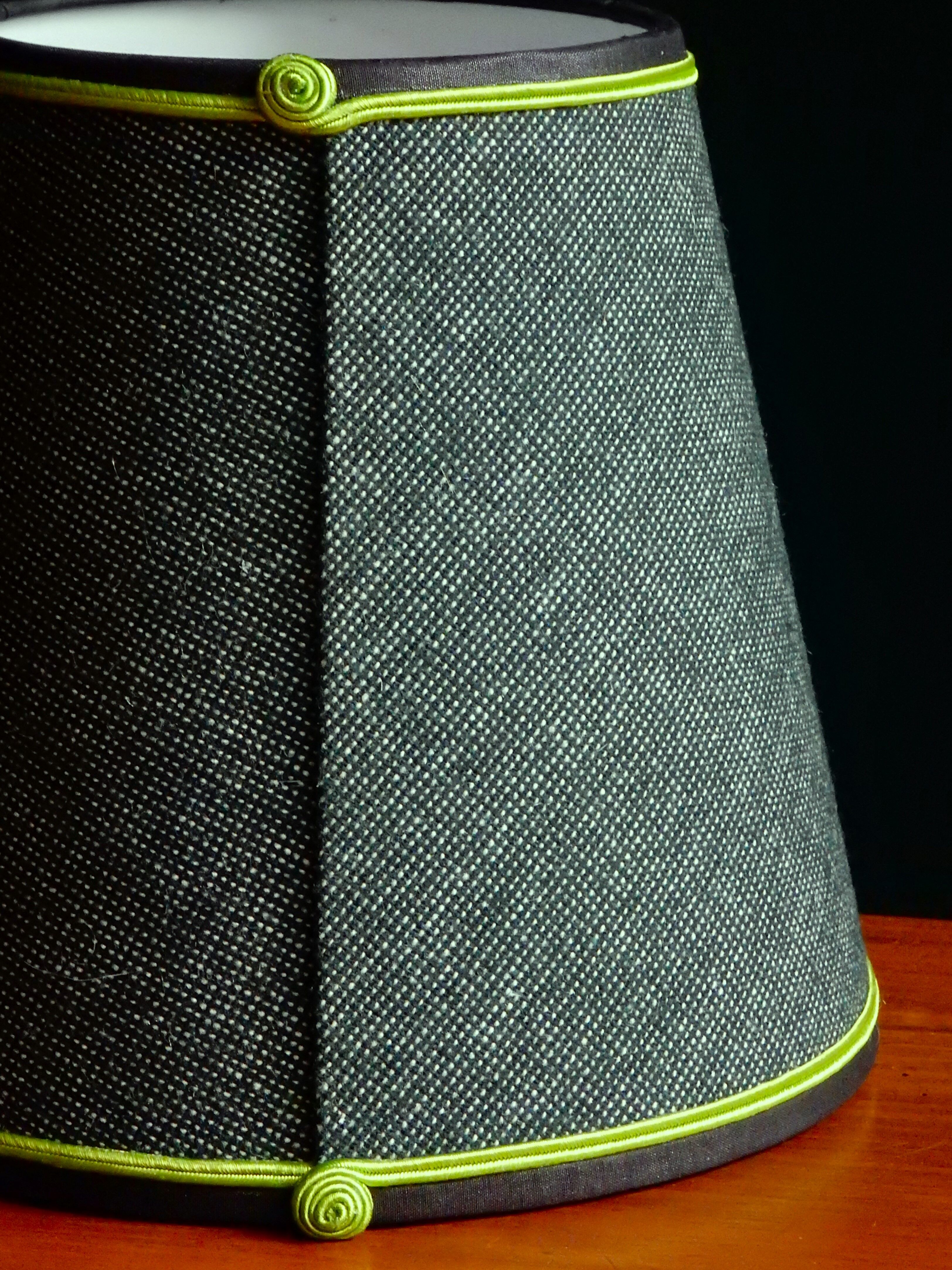 Abat-jour conique en tweed vert foncé