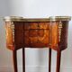Paire de tables de chevet style Louis XV en bois marqueté