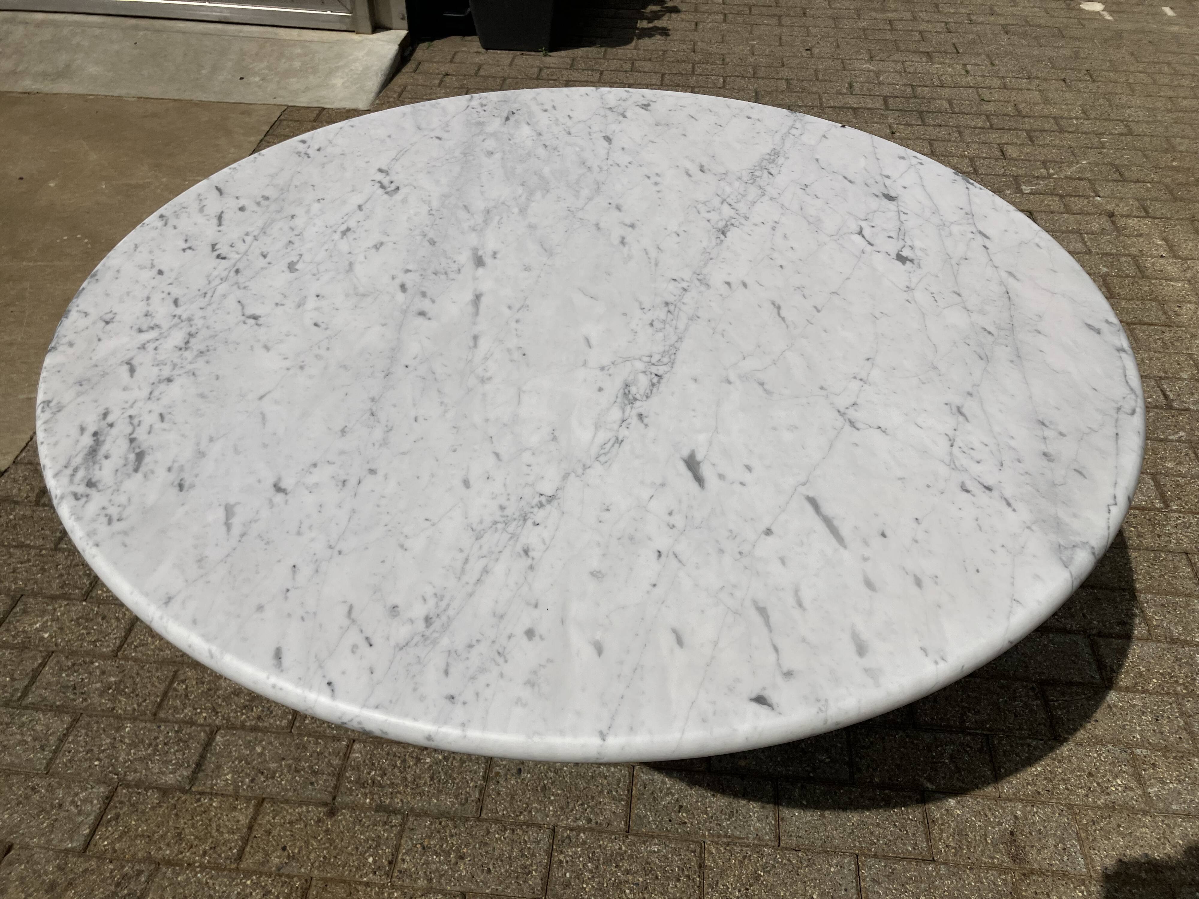 Angelo Mangiarotti M1 eettafel Skipper Carrara marmer 130cm