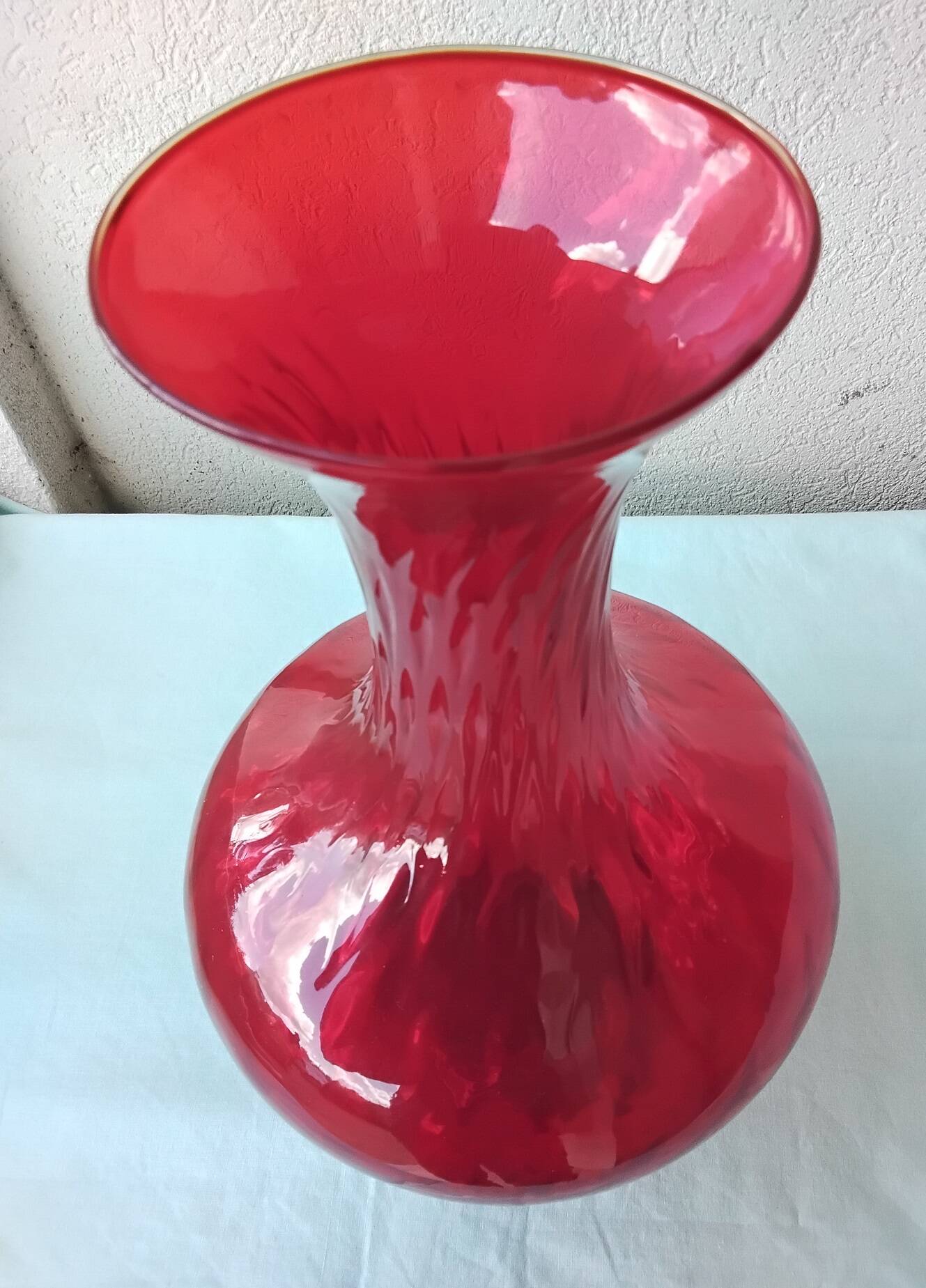 Red glass vase