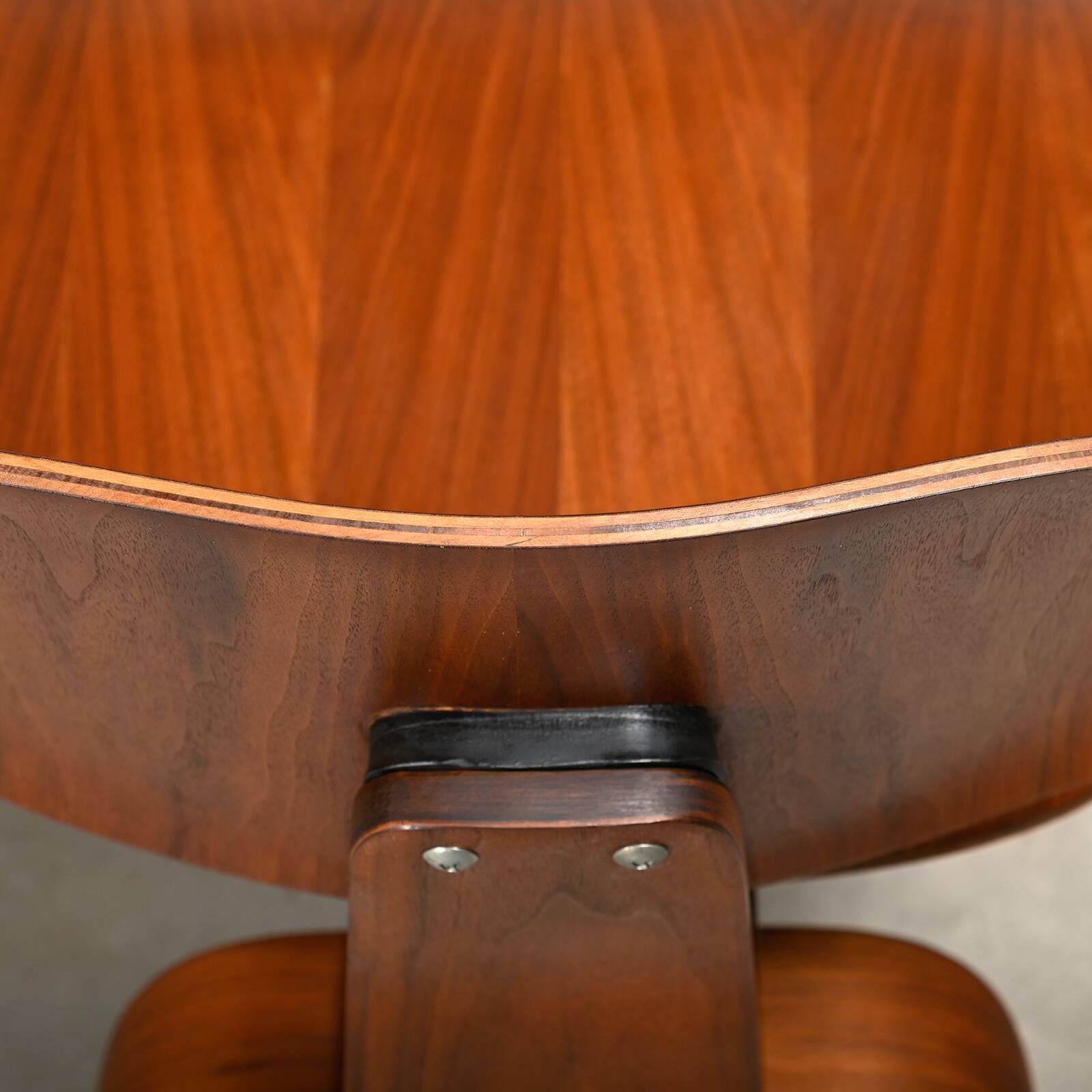 Chaise en contreplaqué de noyer DCW restaurée de Charles & Ray Eames, Herman Miller