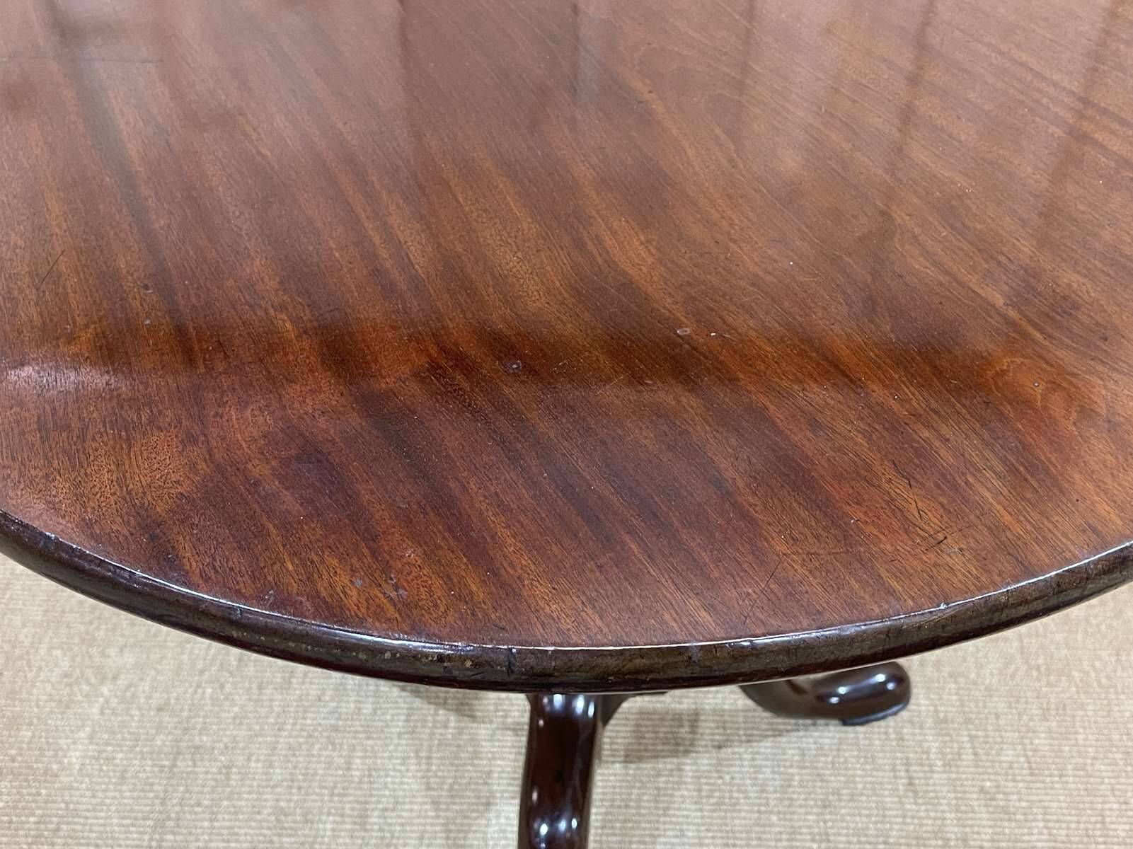 Victorian mahogany pedestal table 19th century