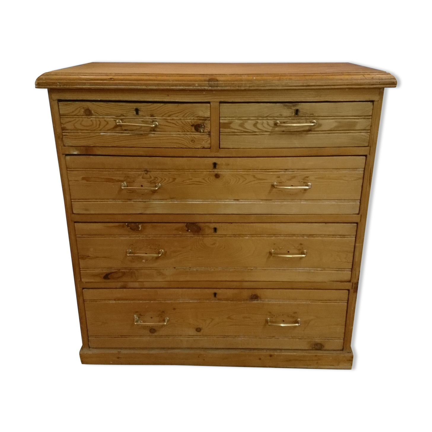 Chest of drawers