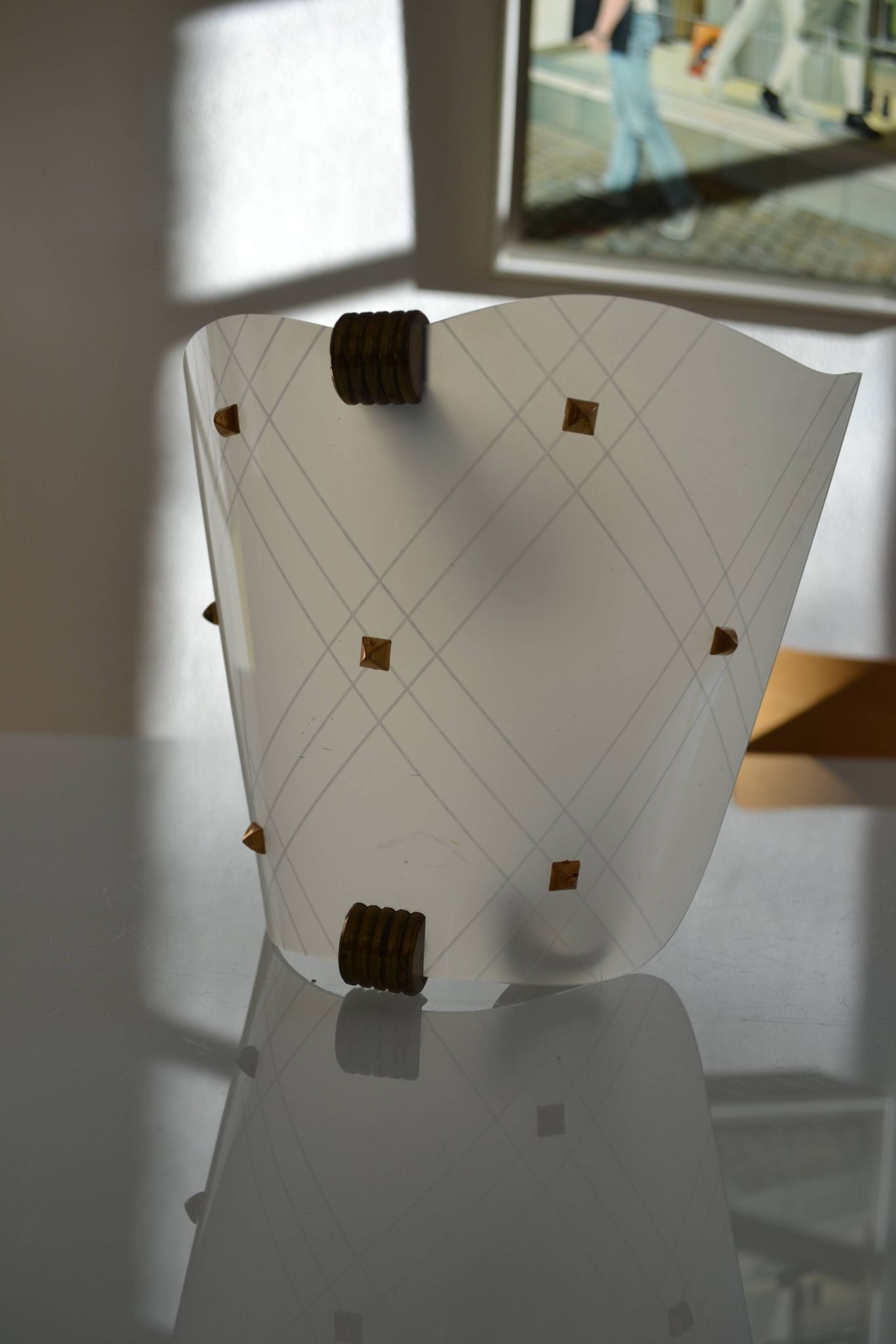 Vintage 1950 wall light in perspex and brass