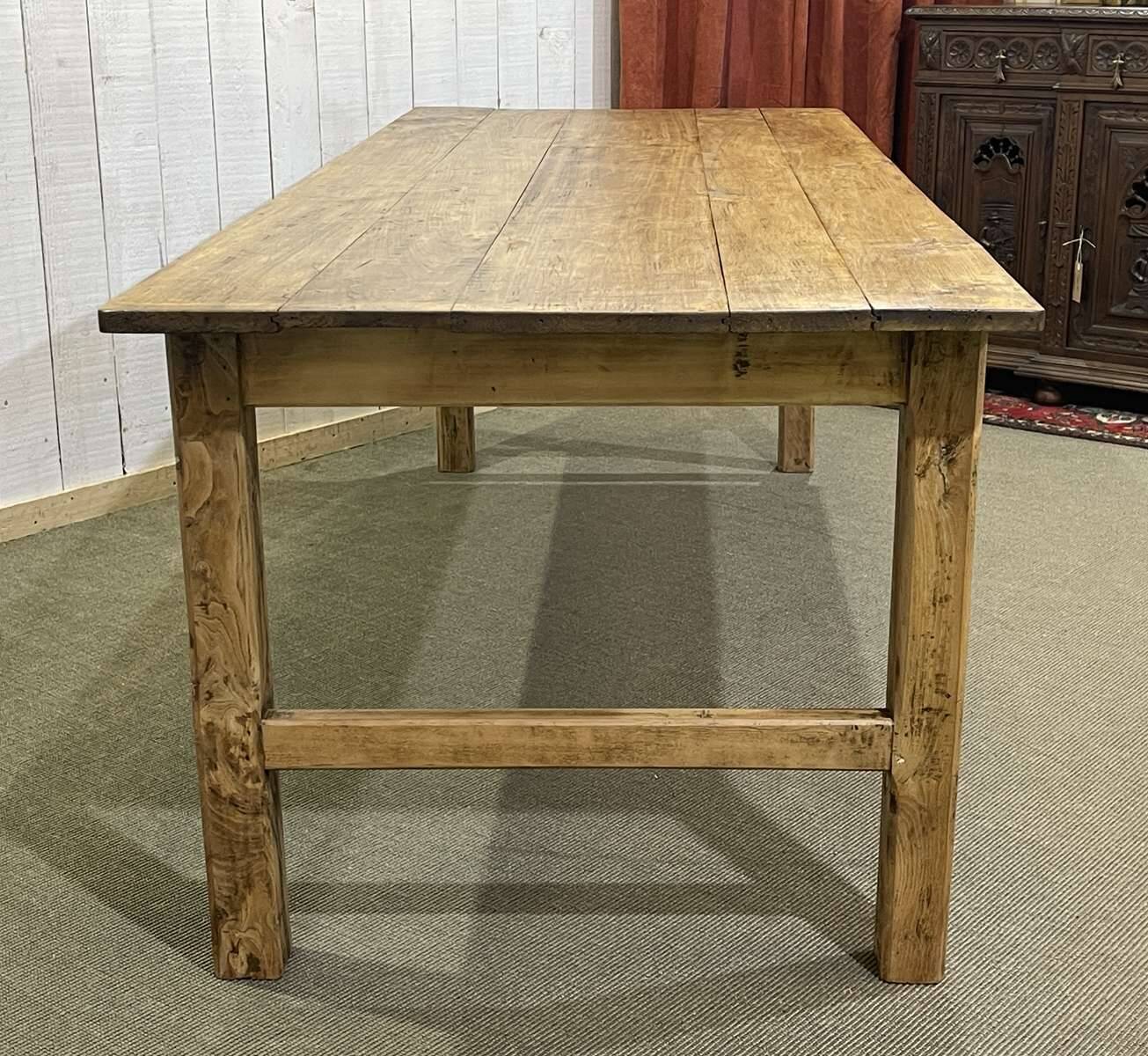 Farm table in poplar from the early 20th century.