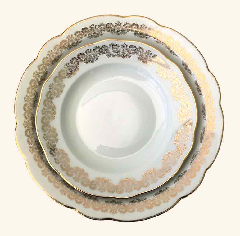 Porcelain service for 12 people