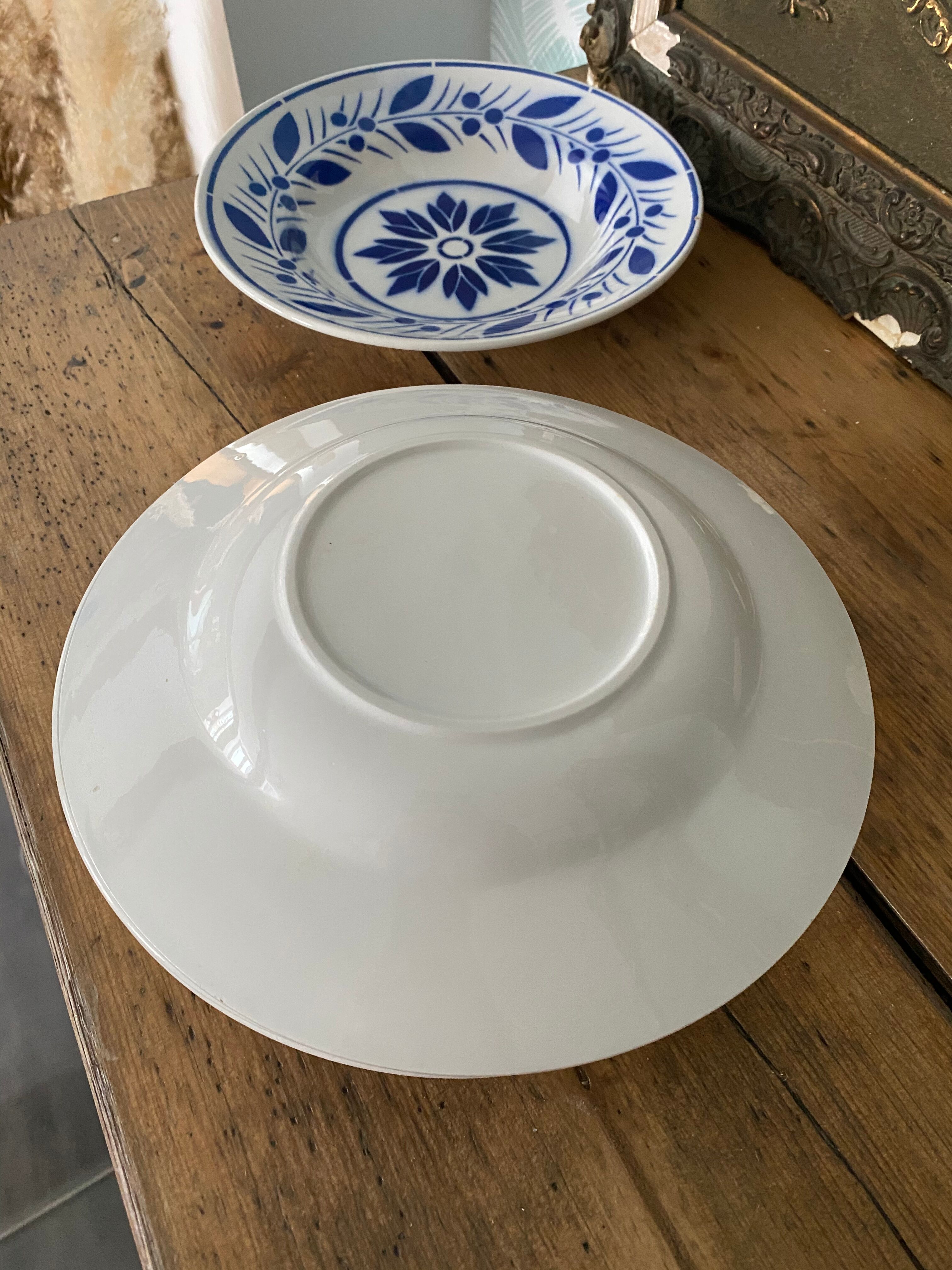 Lot of 4 blue hollow plates