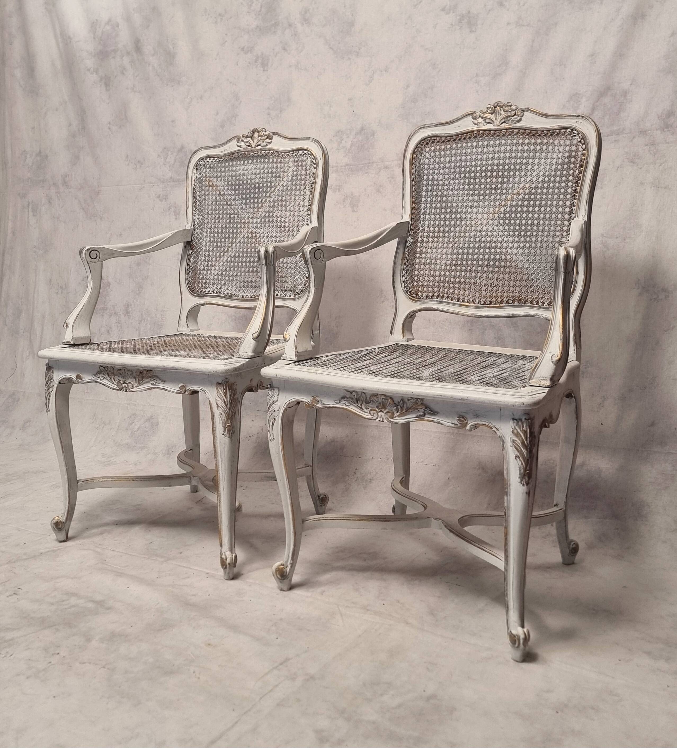Paire de fauteuils cannés de style régence - bois peint - 19ème