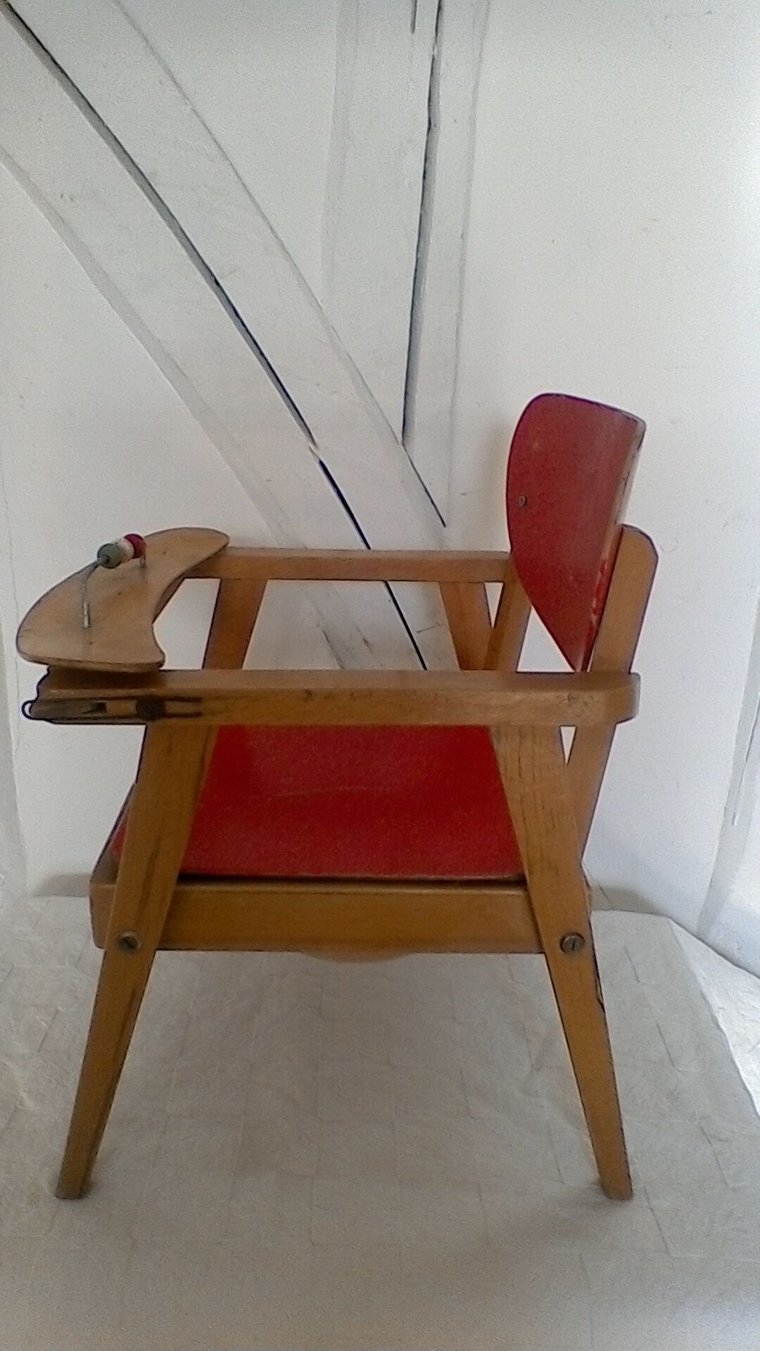 chair pierced child, vintage.