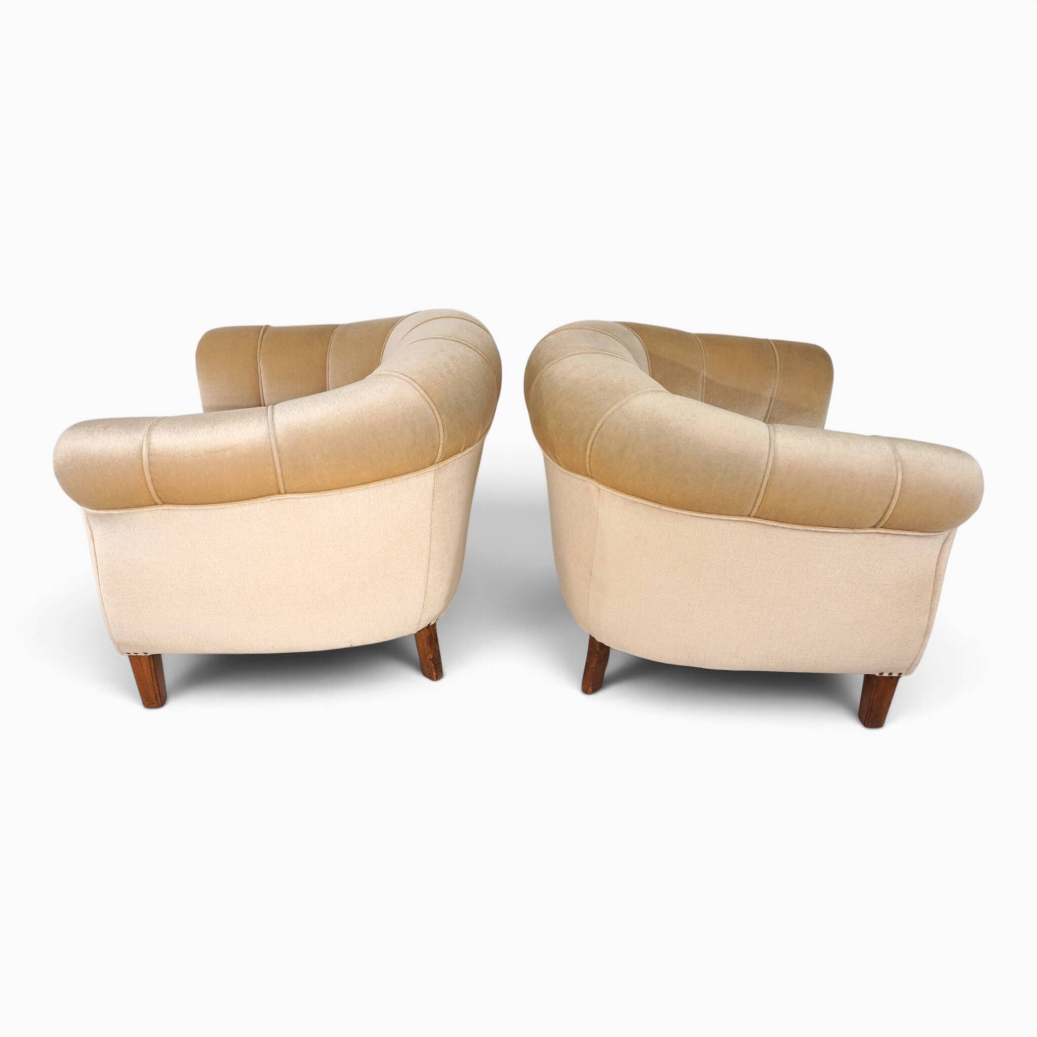 Pair of Art Deco club armchairs in champagne mohair, 1930.