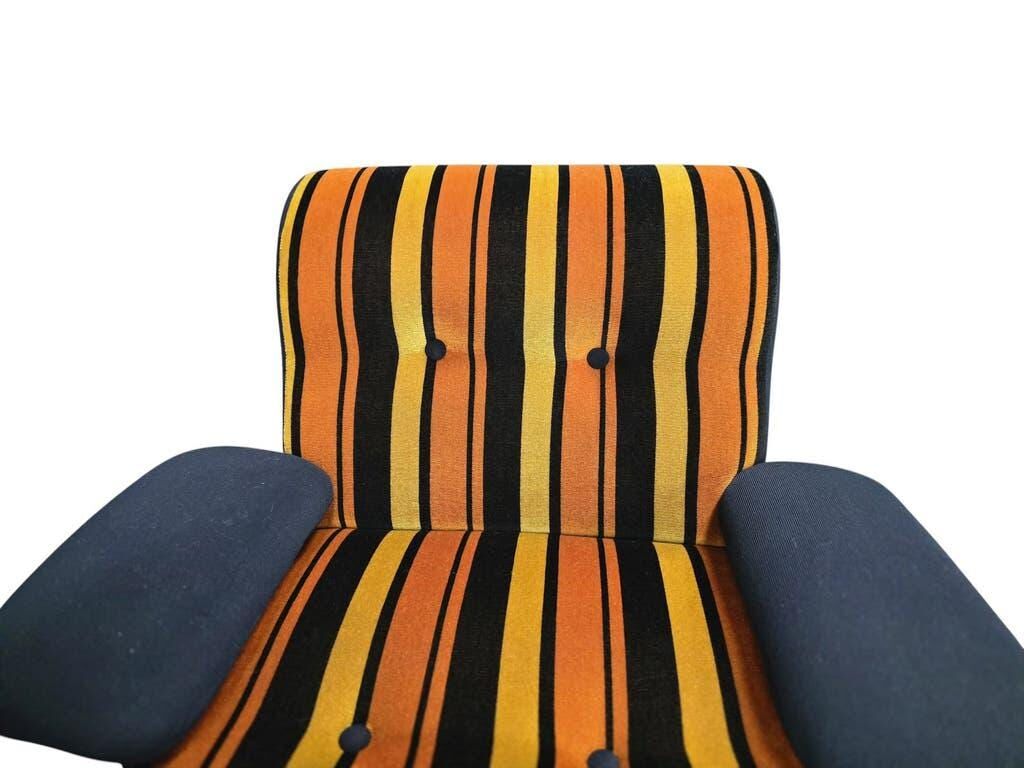 Vintage space age armchair / single seat with armrests