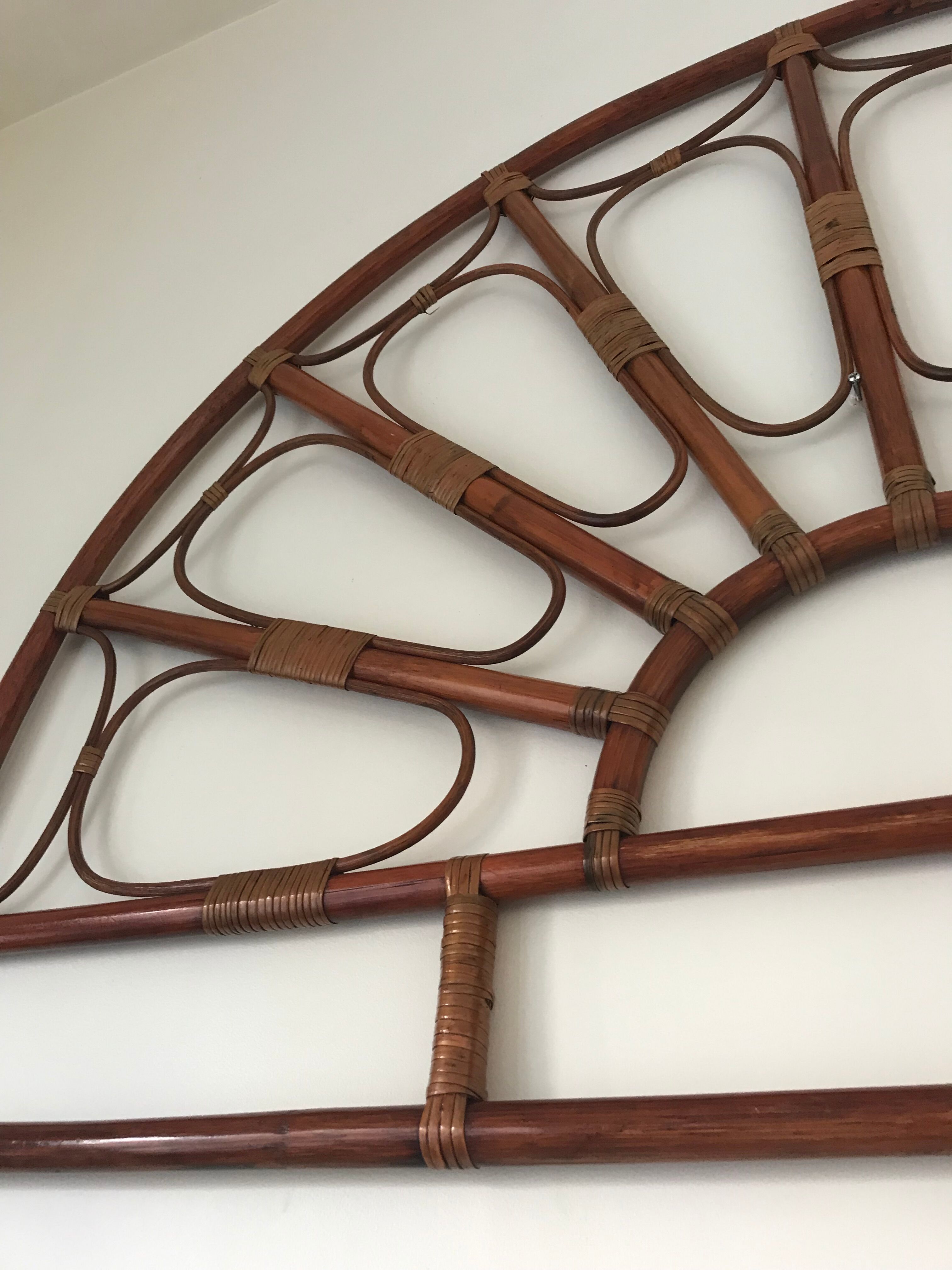 Peacock rattan headof