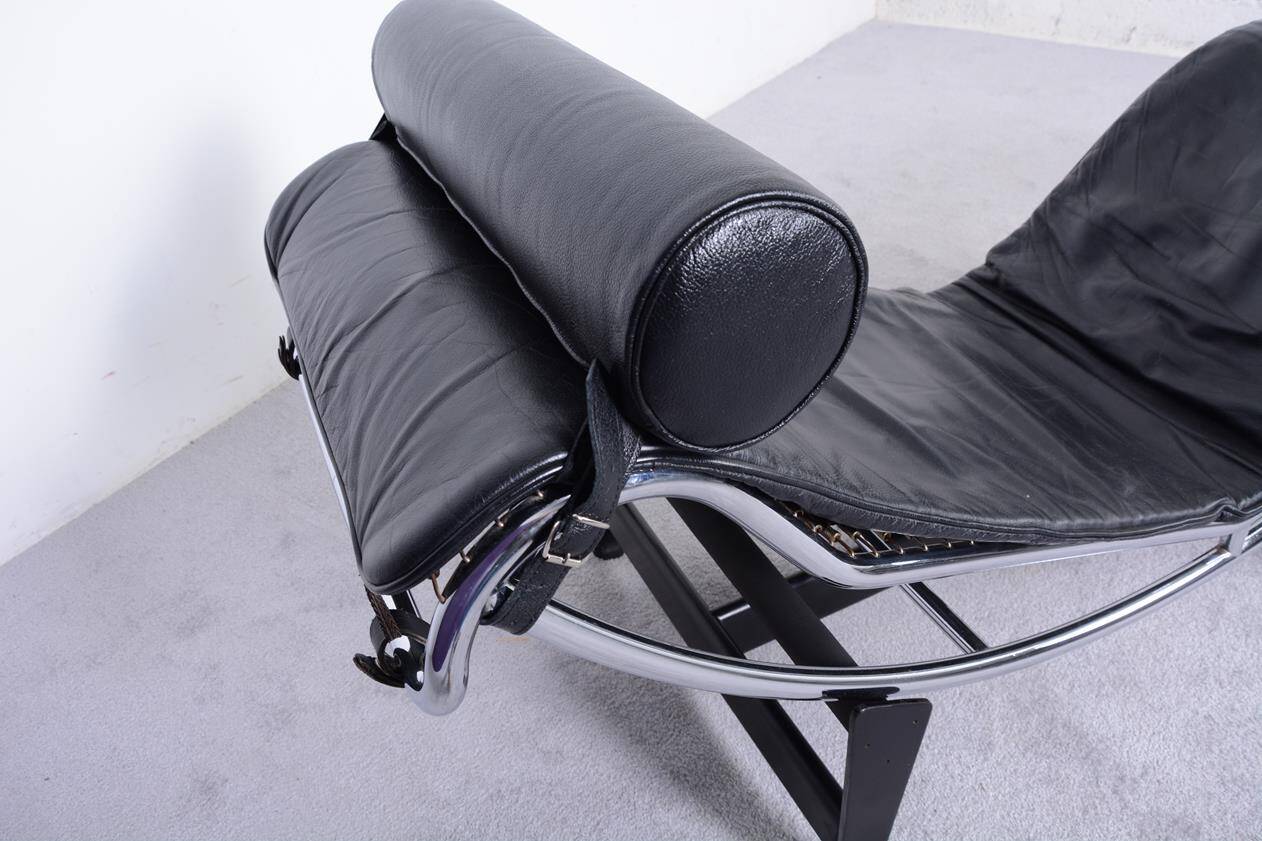 Le corbusier lounge chair Model LC4, old Cassina edition