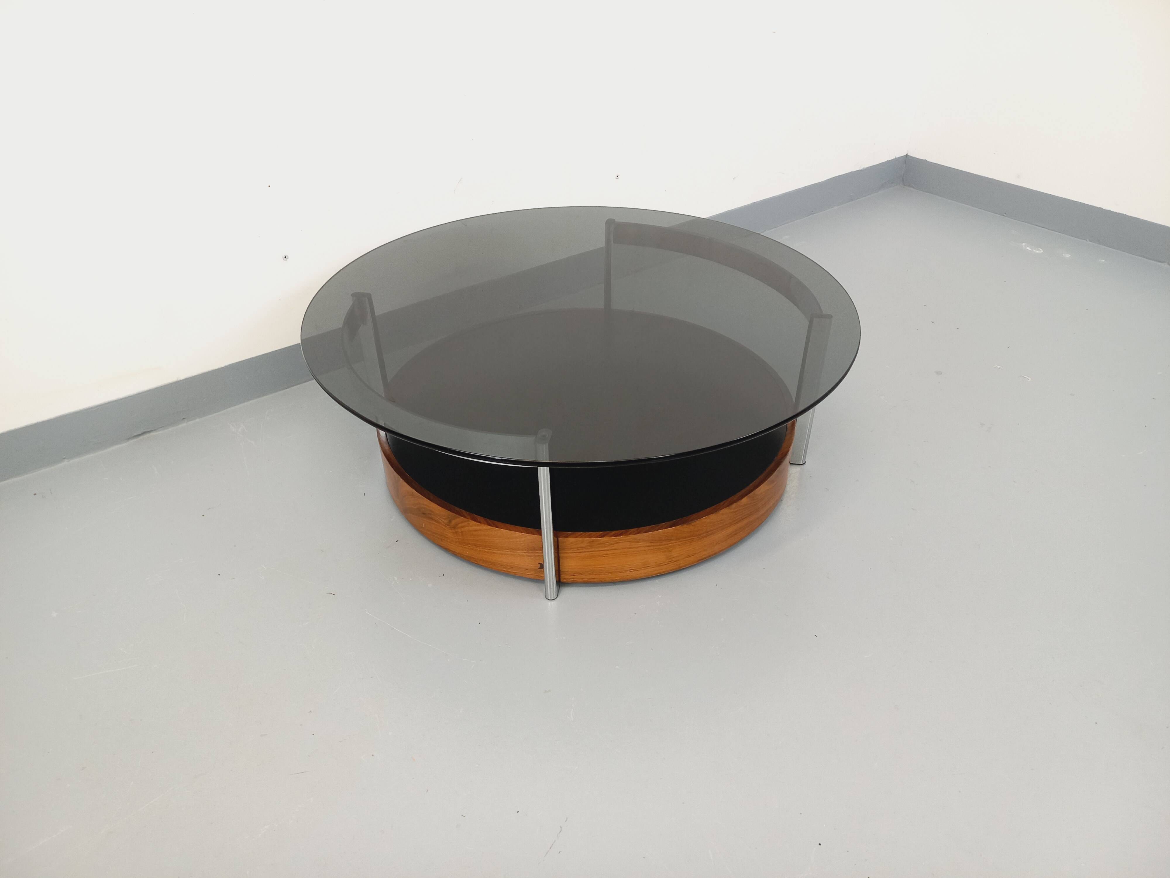 Vintage Italian round coffee table in rosewood, chrome metal, glass.