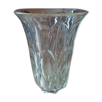 Chiseled molded glass vase