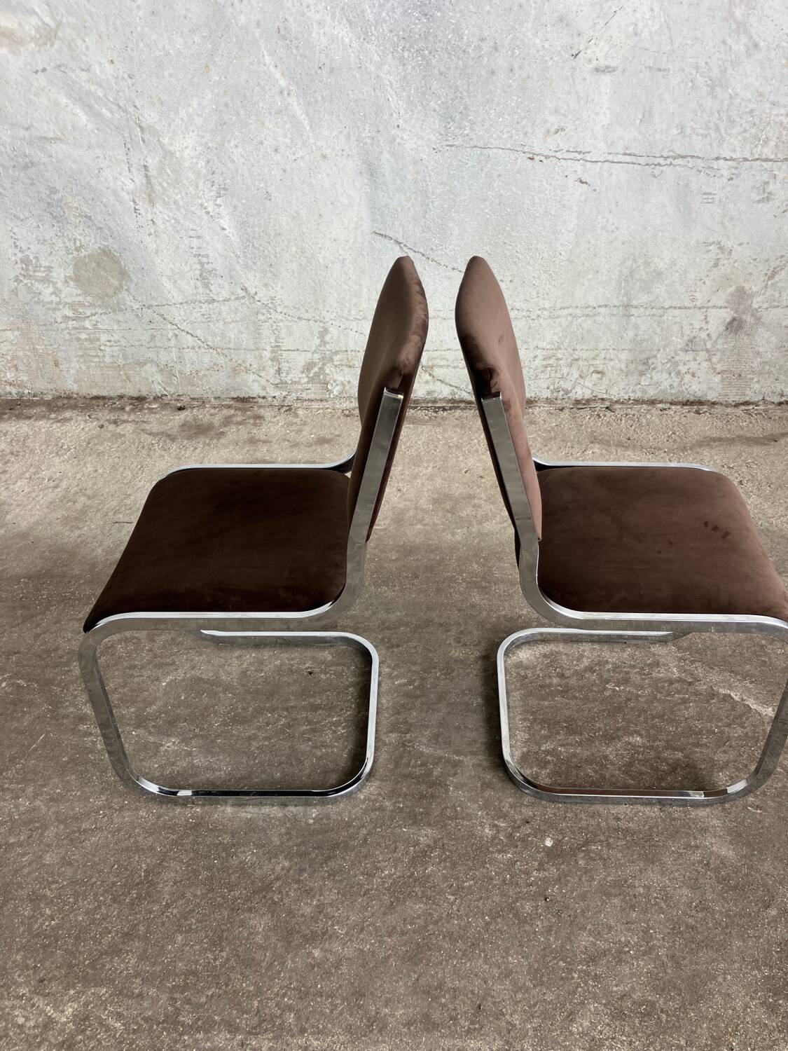 Paire de chaises chromées vintage 1970