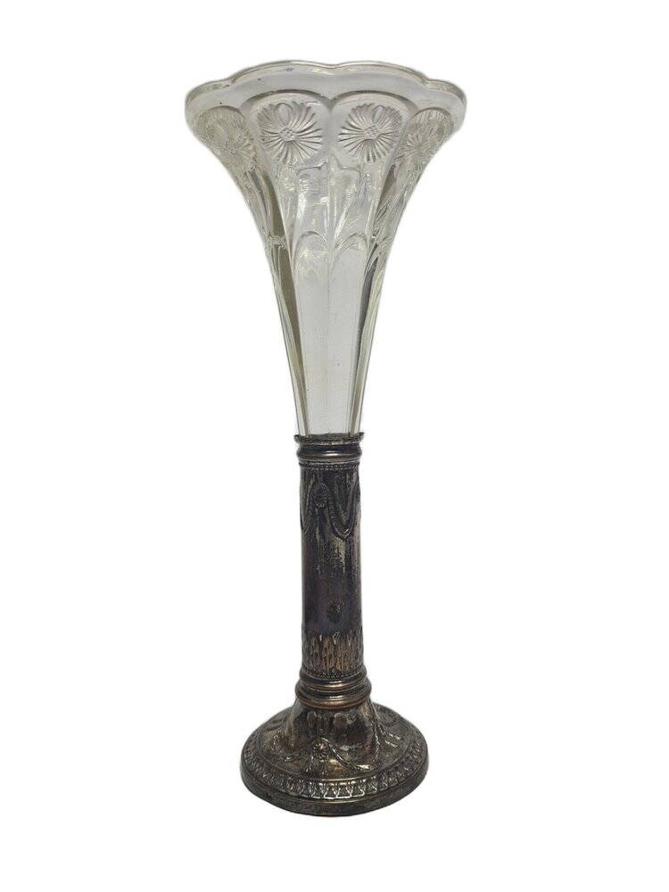 Art Nouveau French flute vase, 1900s